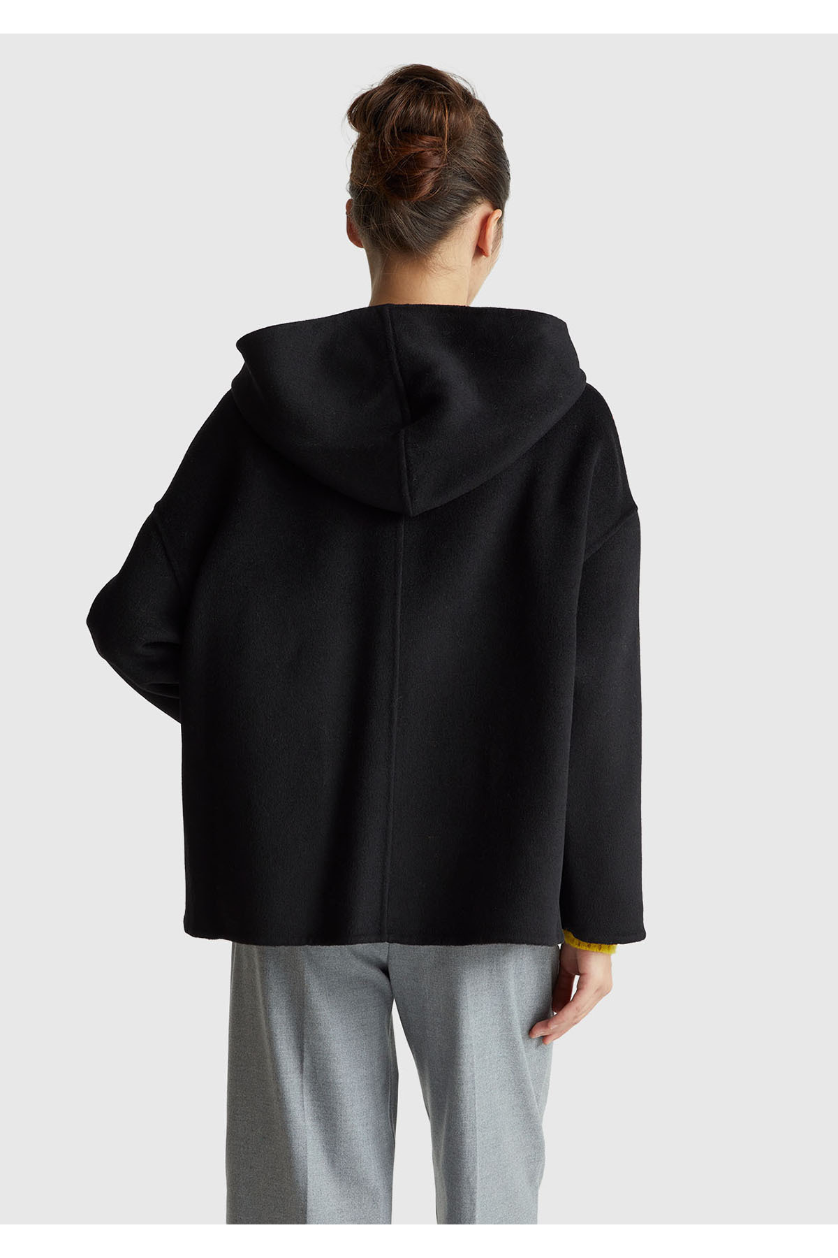 United Colors of Benetton  Kadın Siyah Yün ve Viskoz Karışımlı Çift Taraflı Cepli Kapüşonlu Palto - Görsel 3
