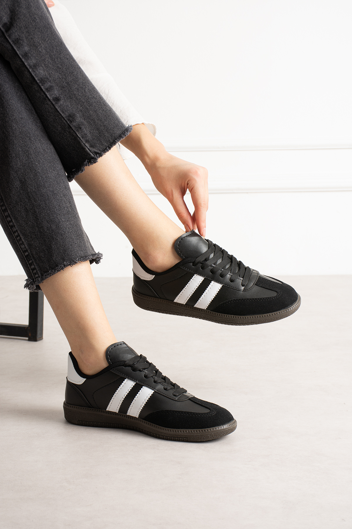 Women's Black Sneaker Casual Shoes