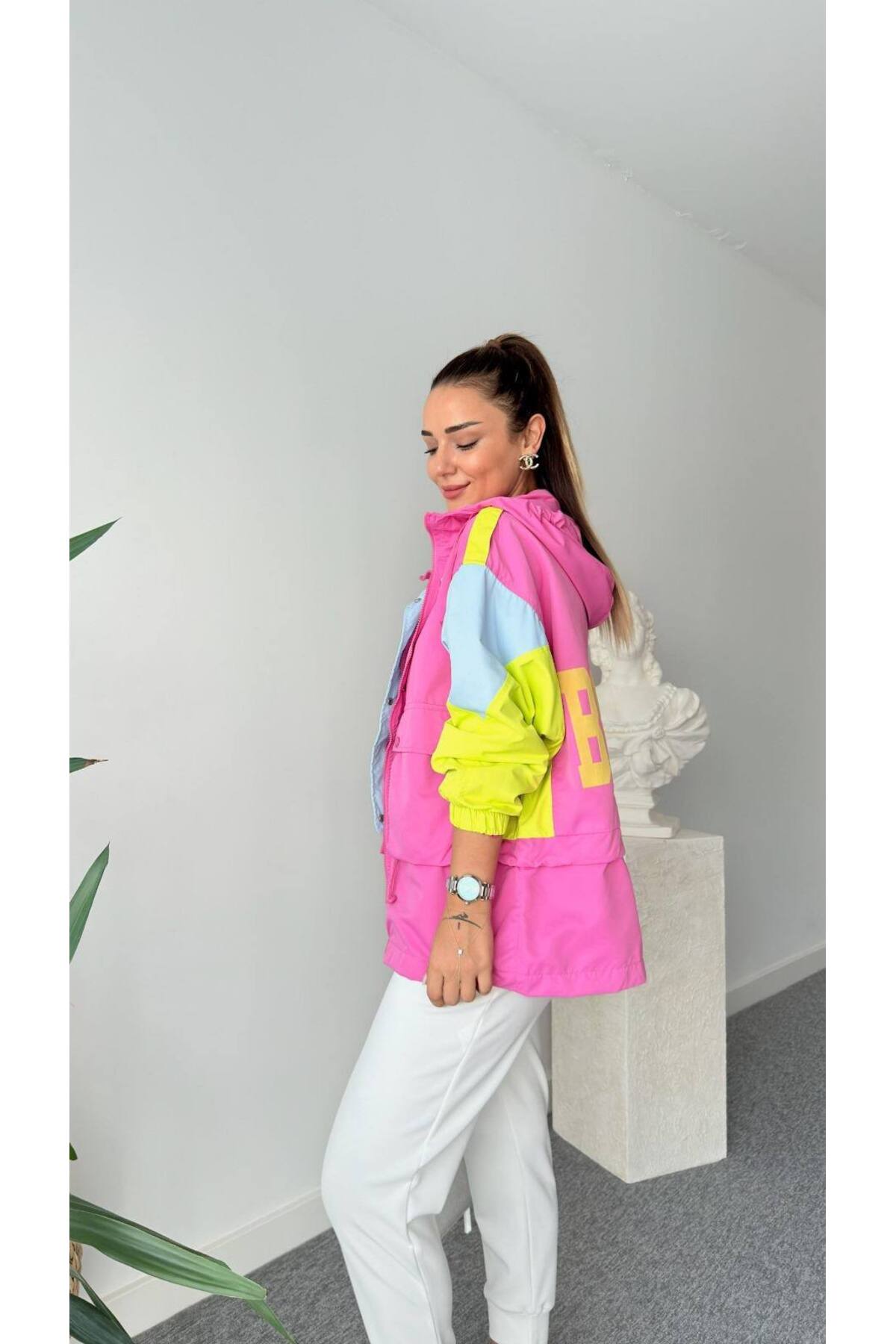 MATTİMODA  Kadın Renkbloklu Astarlı Sırt Baskılı Basen Boy Yağmurluk - Görsel 2