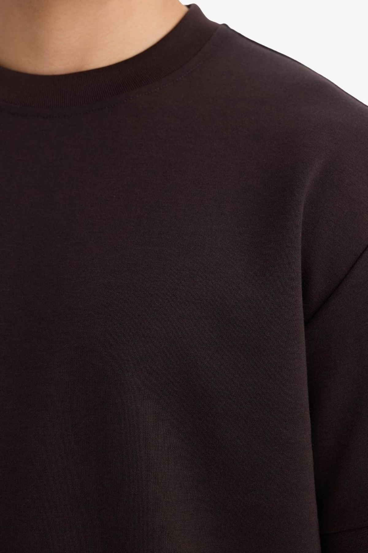 DeFacto Kırışmaz Oversize Bisiklet Yaka Basic Kısa Kollu Tişört B6494AX26SP görsel 4
