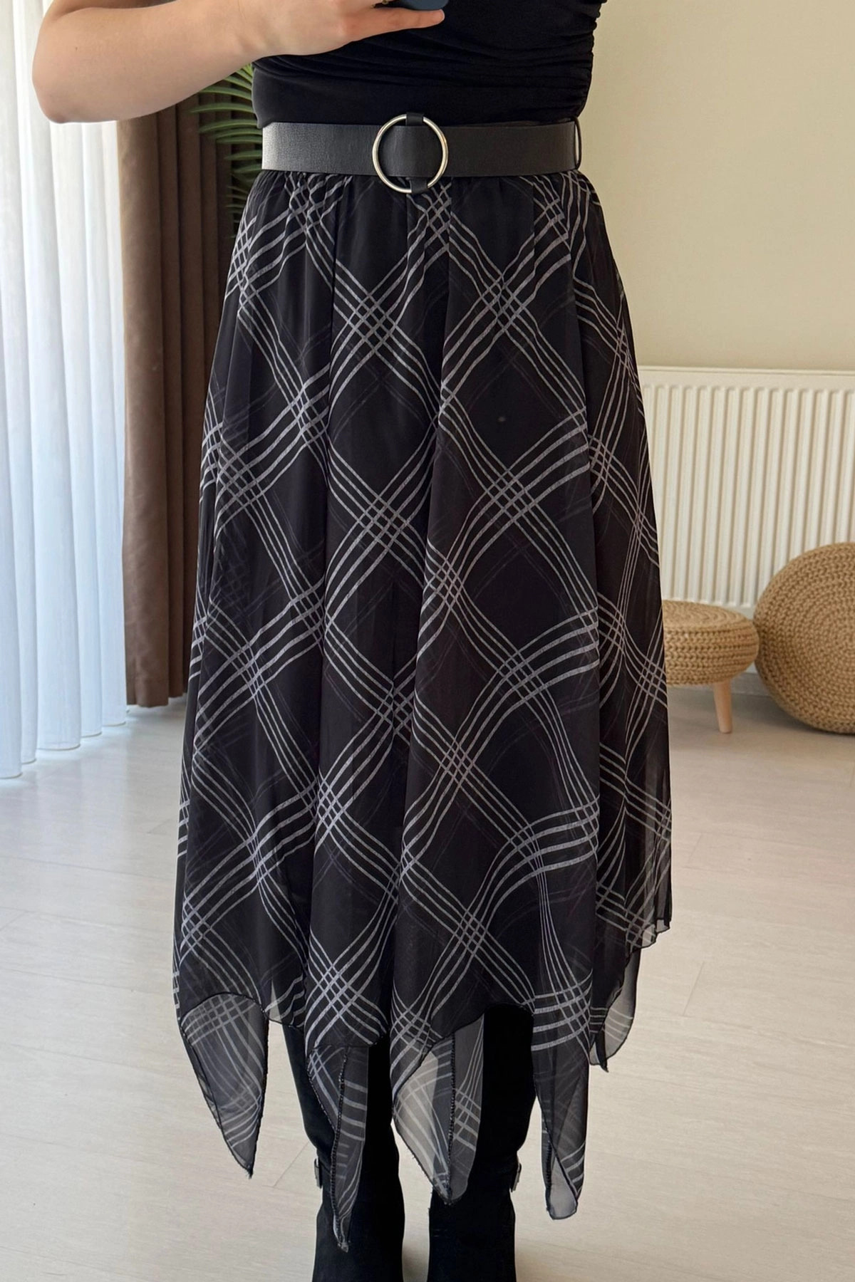 Kubos Moda  Asimetrik Kesim Astarlı Siyah Şifon Etek - Görsel 3