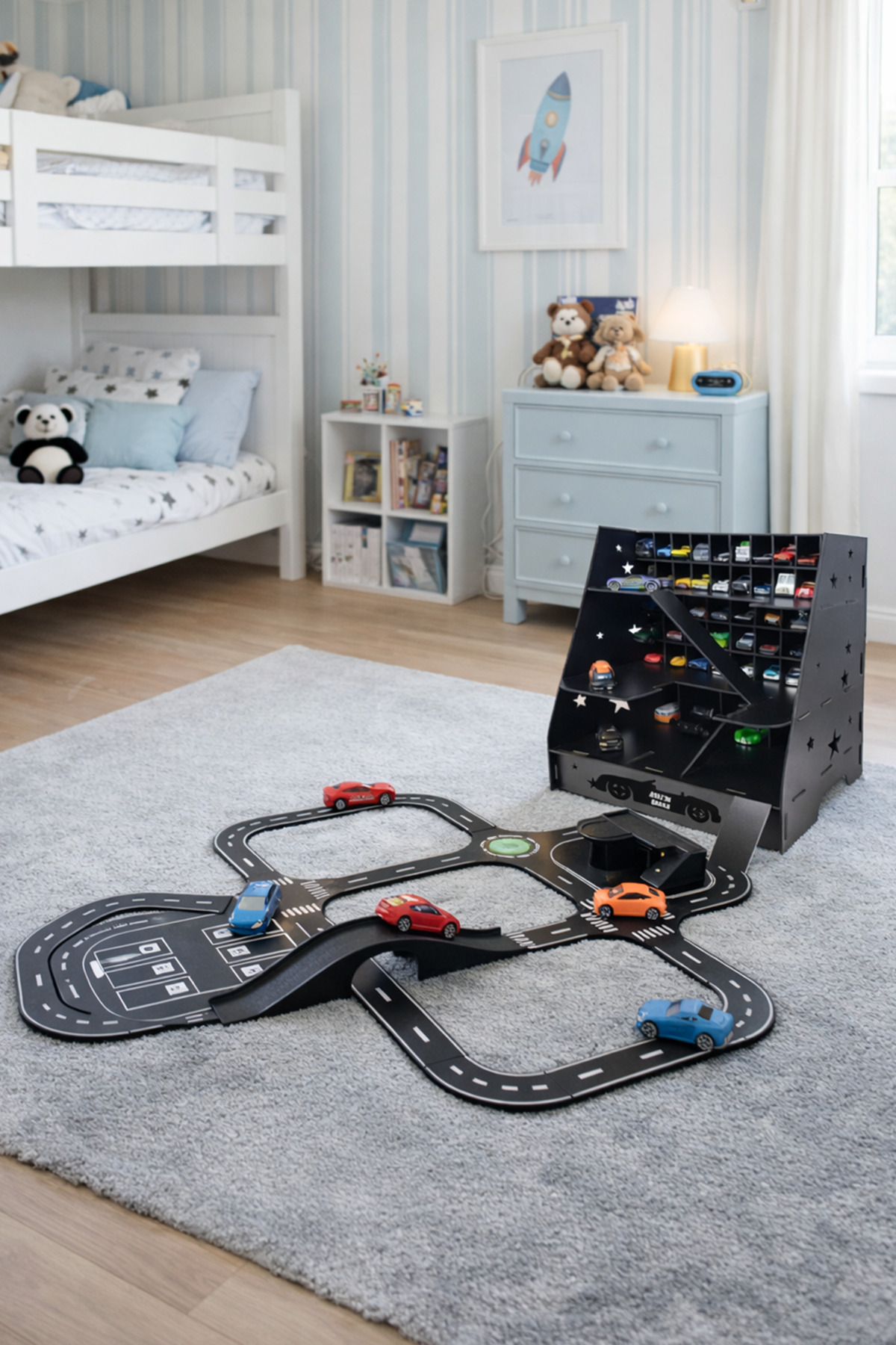 kutuTR Ahşap Oyuncak Araba Garajı ve Yarış Parkuru Seti – Kişiselleştirilebilir İsimlik Hediyeli fotoğrafı 2 (önizleme)