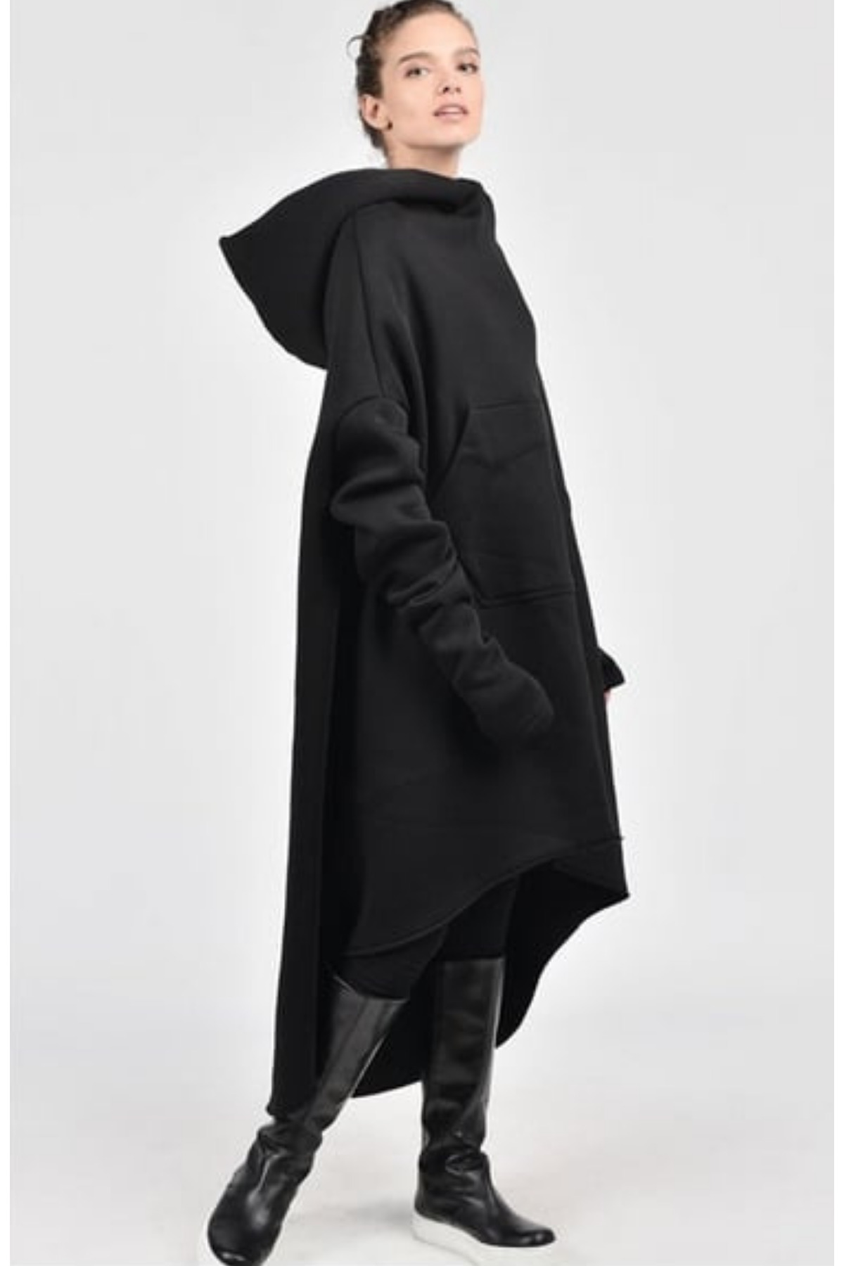 Kadın Asimetrik Kesim Oversize Kapüşonlu Sweatshirt Elbise- K24 3020 — مشکی — تصویر 3 از 6