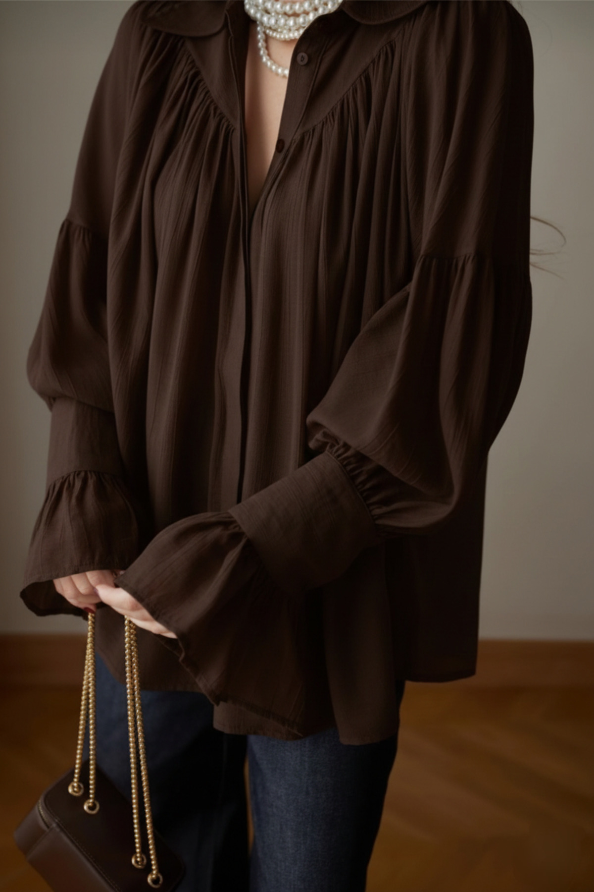 Askı Nişantaşı  Kahve Rengi Büzgü Ve Kol Detaylı Gömlek - Görsel 2