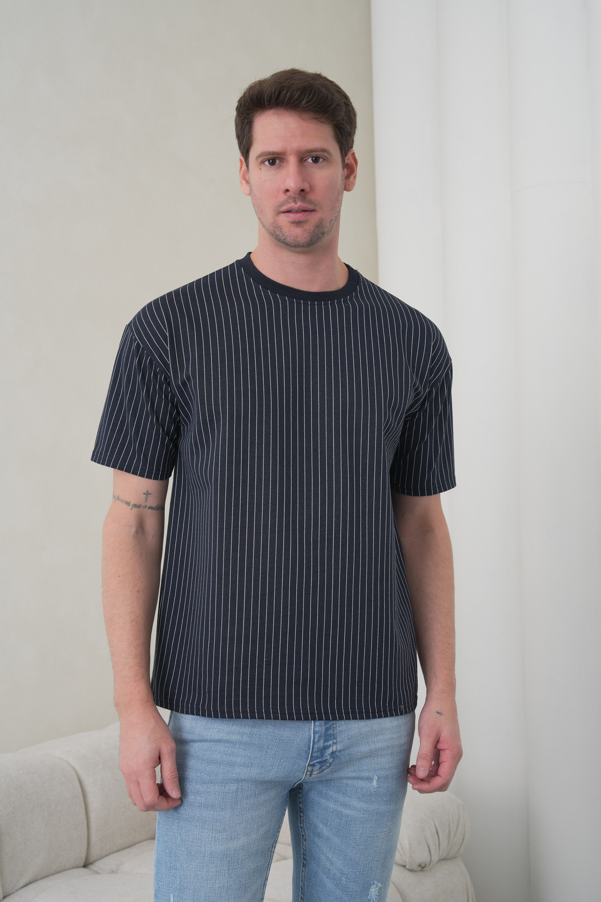 Daniel Men's Vertical Striped Casual Crew Neck Navy Blue T-Shirt