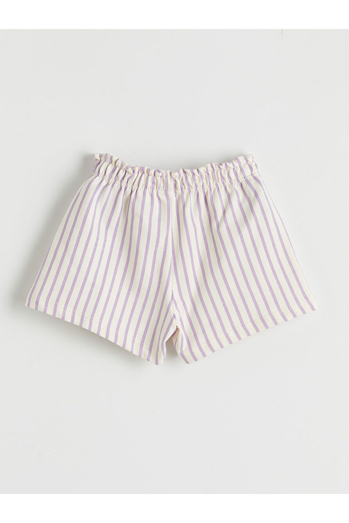 LC Waikiki Elsiva Collection Lila Hello Kitty Baskılı Kız Bebek Tişört ve Şort Takım fotoğrafı 5 (önizleme)