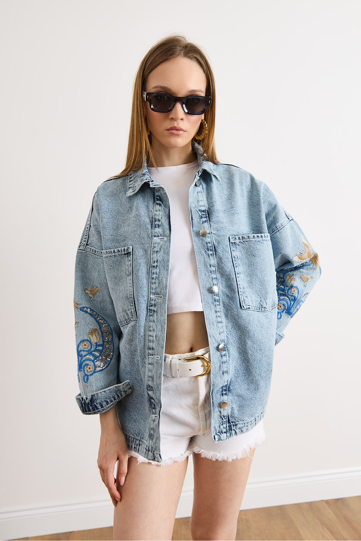 Olalook Kadın Açık Mavi Kuş Nakışlı Payet Detaylı Denim Ceket CKT-19000512 görsel 4