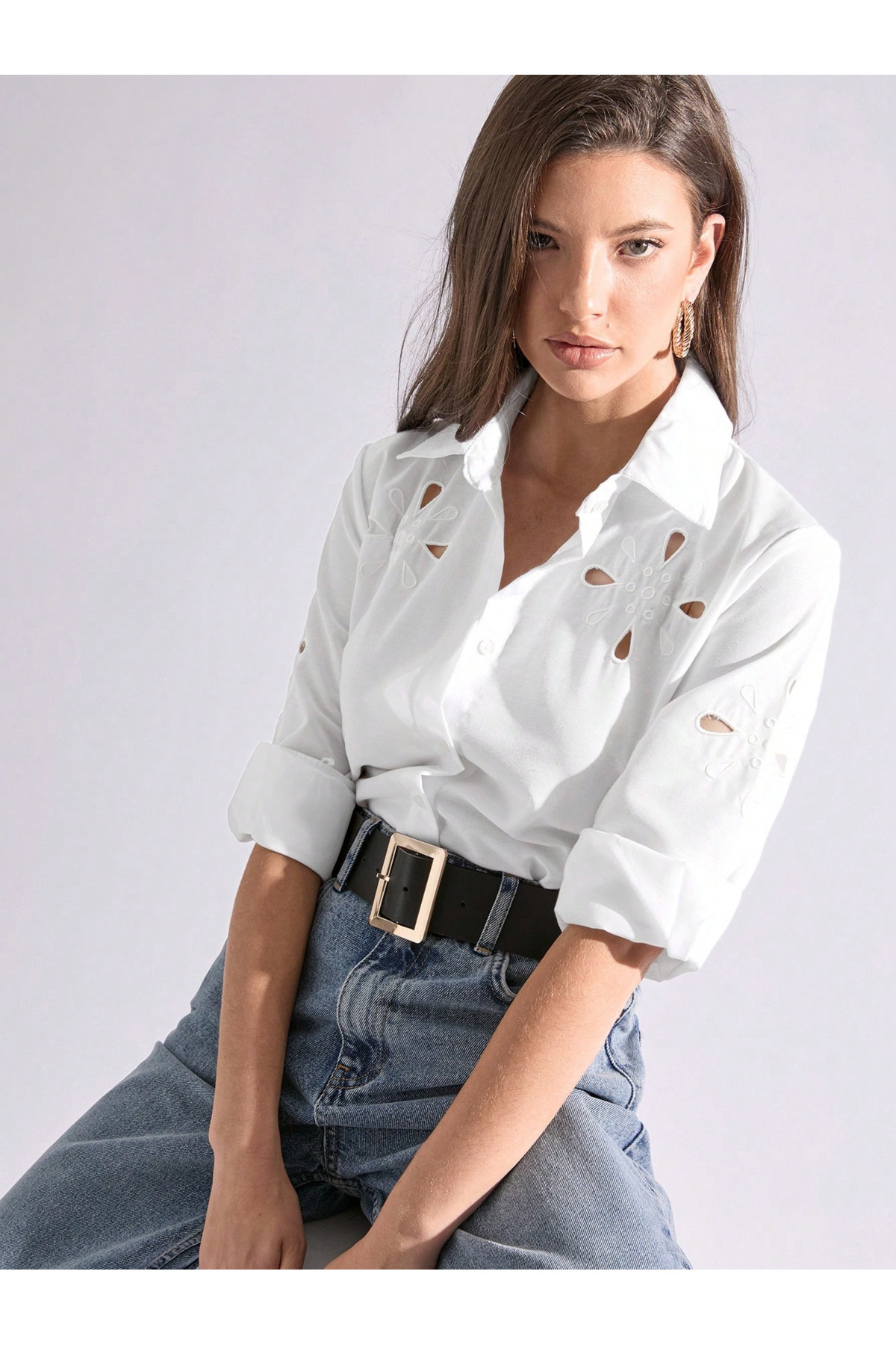 BORCKA TEKSTİL Bela košulja sa prednjim i rukavima Vezena udobnog kroja za žene