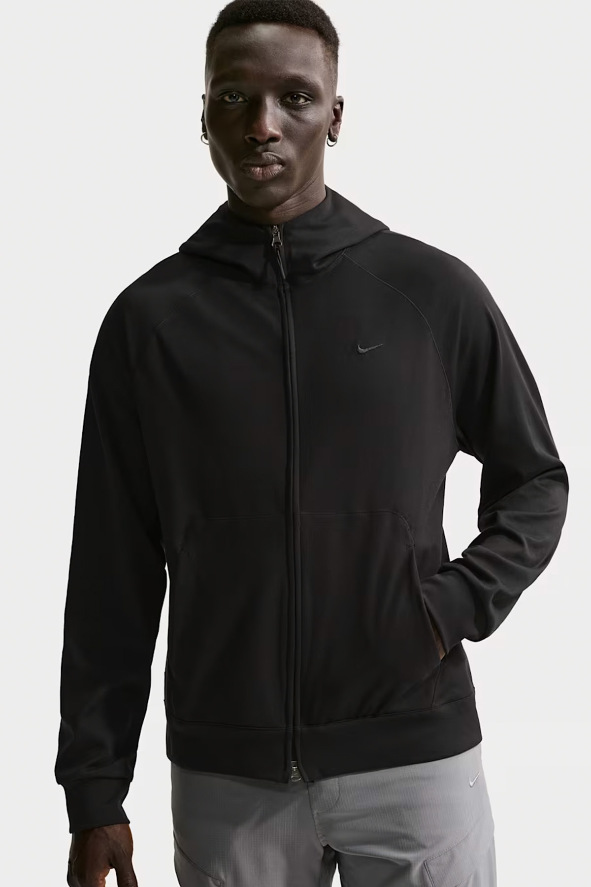 سویشرت کلاه‌دار ورزشی مردانه نانوگره مدل Dri-FIT، محافظت‌شده در برابر اشعه فرابنفش، زیپ کامل نایکی سویشرت اسپرت Nike
