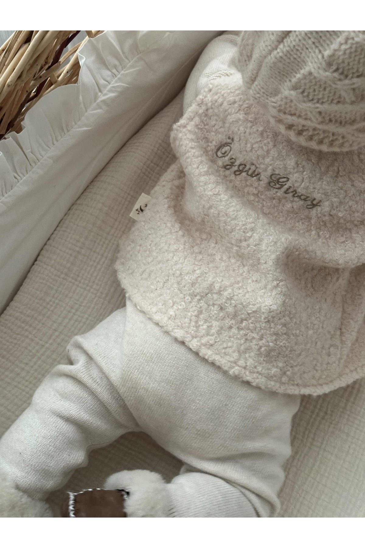 bohemoon Kişiye Özel İsim Nakışlı Teddy Bebek Yelek Krem fotoğrafı 5 (önizleme)