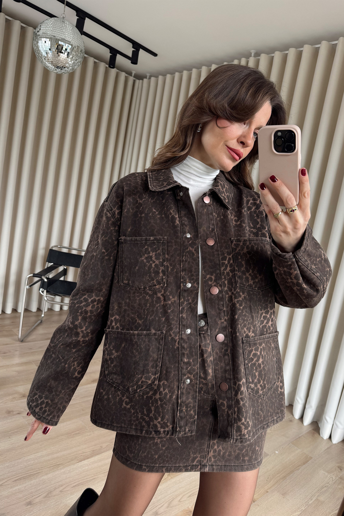 Sue Store  Leopar Desenli Kolu Çıtçıtlı Kuşaklı Oversize Gabardin Ceket - Görsel 3