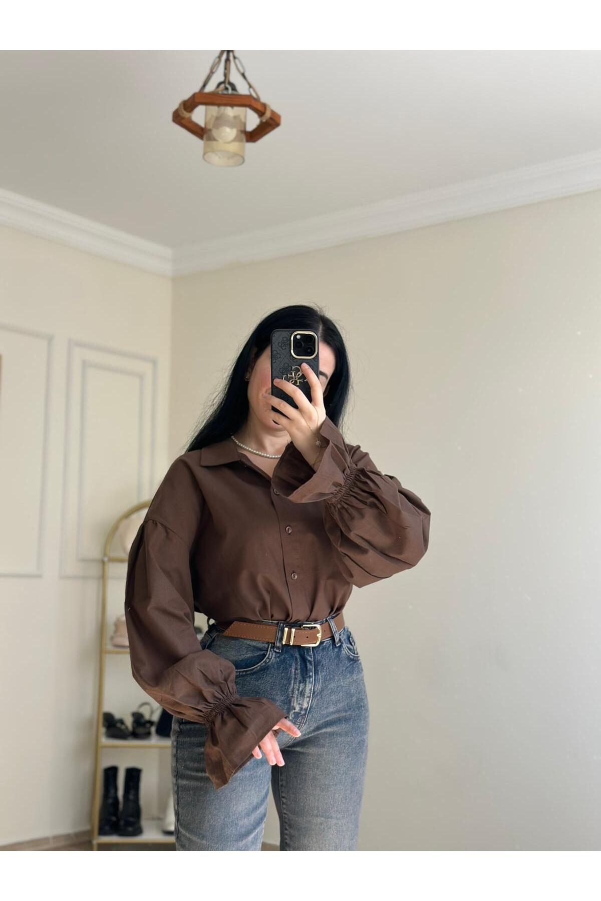 YELZEY BUTİK  Kol Büzgü Detay Gömlek - Görsel 3