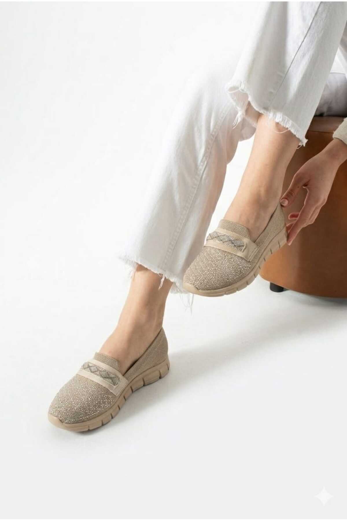 expres moda Comfortable Women's Shoes with Fine Stone Details