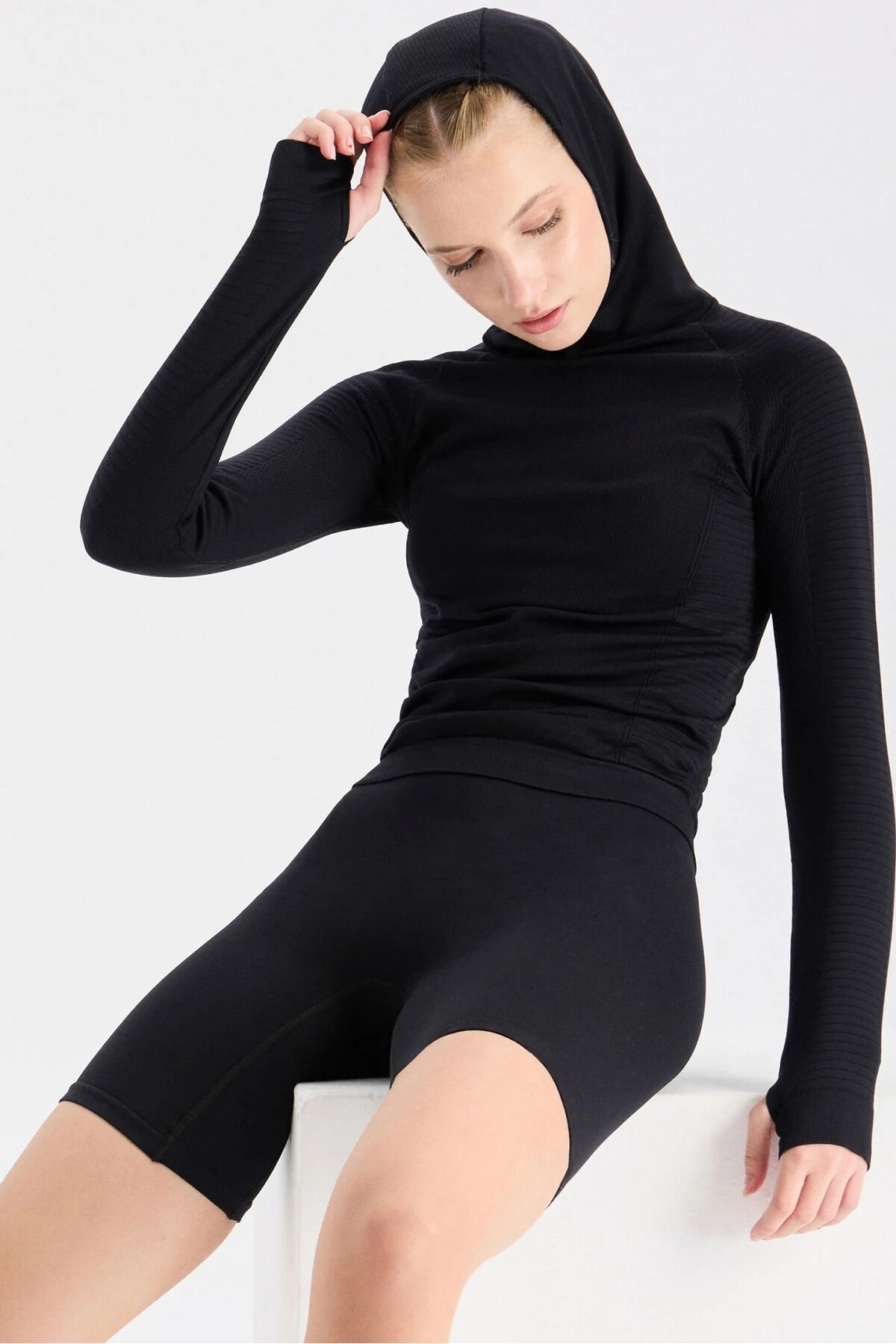 COMEUP Uzun Kollu Kapüşonlu Sweatshirt Siyah görsel 5