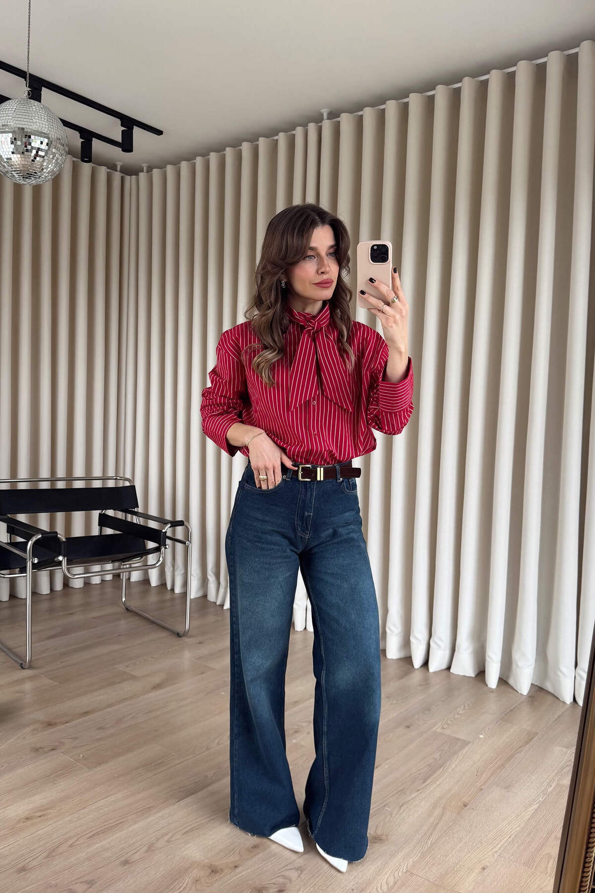 Sue Store  Kırmızı Beyaz Çizgili Fular Detaylı Gömlek - Görsel 4