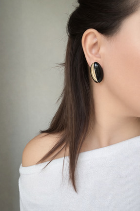 YENGEÇ Siyah Gold Badem Model Küpe