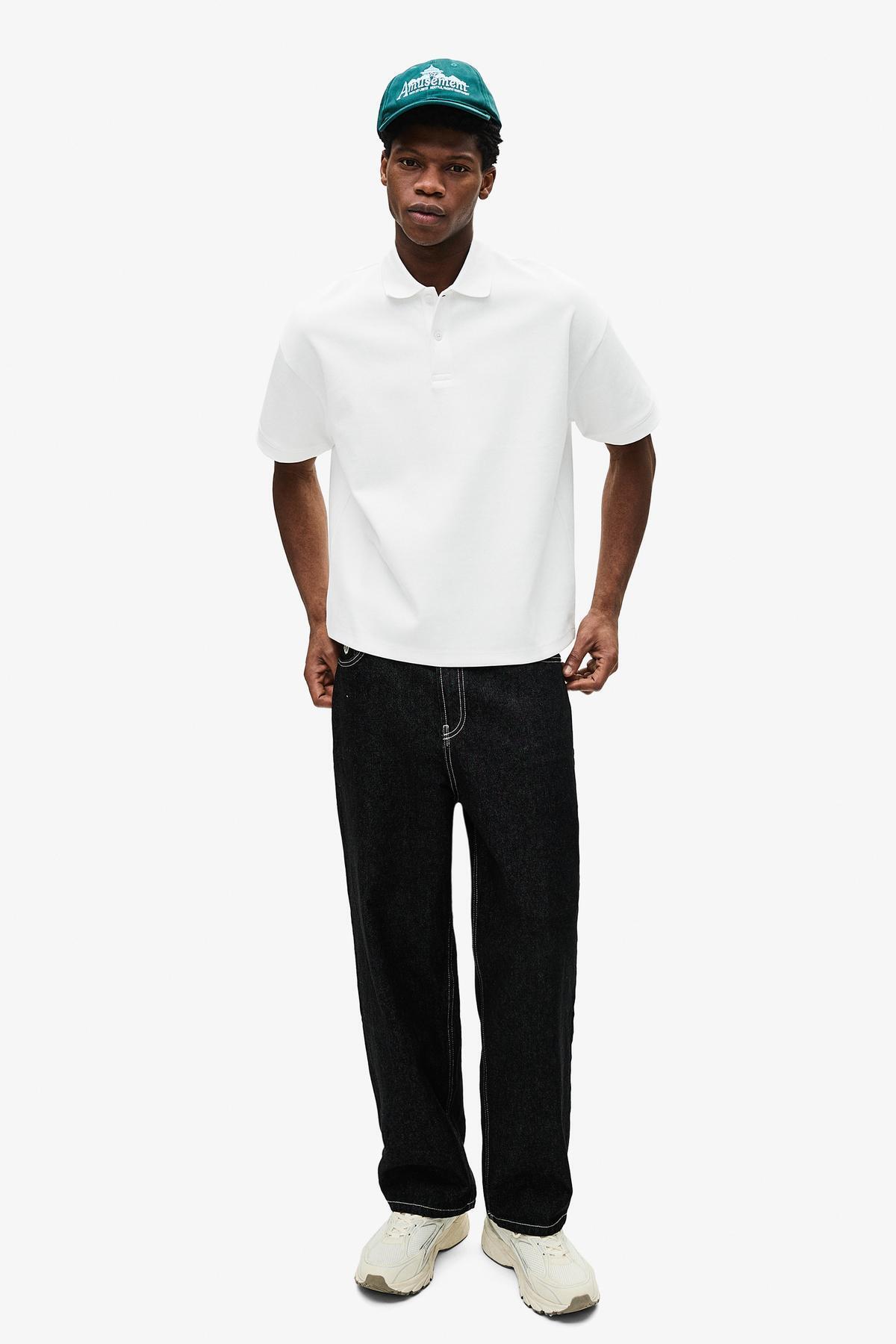 Short-sleeved polo neck tee