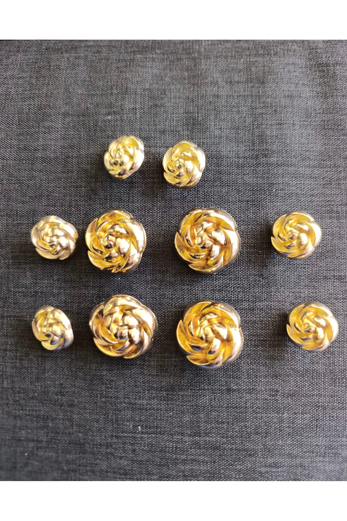 Let Flower Blossom in Your Clothes: Special Series Rose Buttons Gold Metal 4 large 8 small 2.8 cm / 1.8 cm