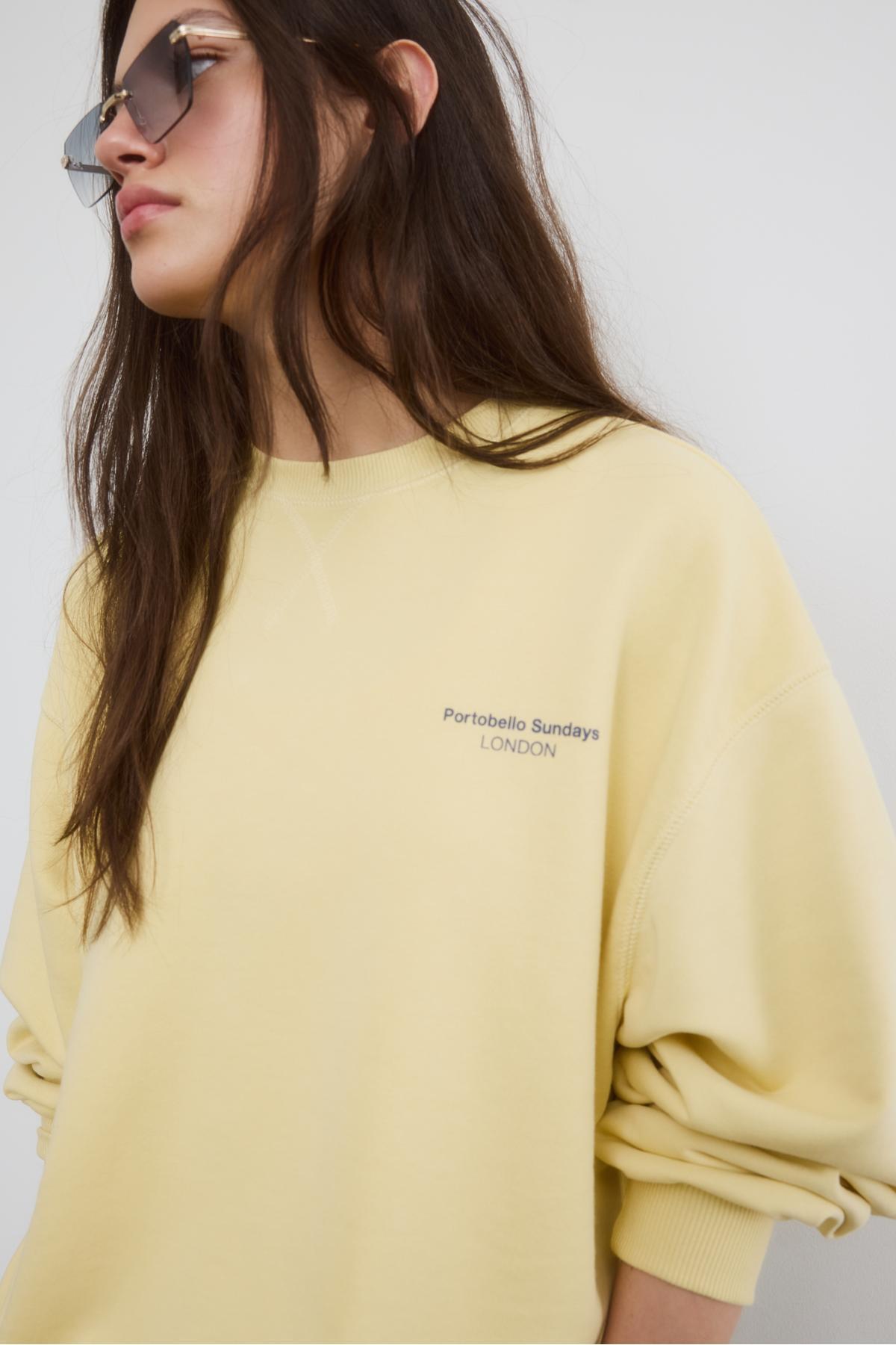 Stradivarius  Uzun kollu bisiklet yaka metin sweatshirt