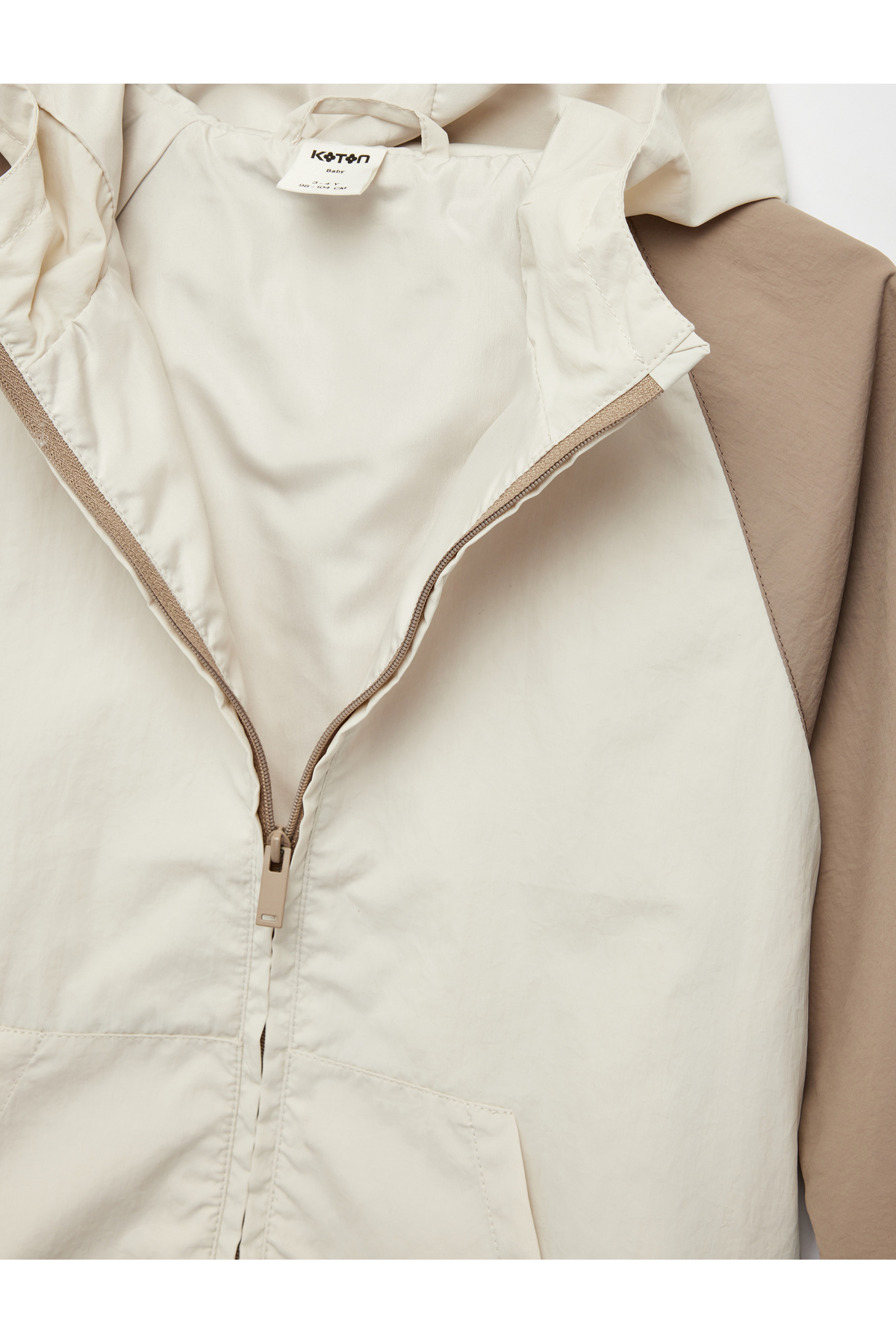 Koton Renk Bloklu Kanguru Cep Detaylı Fermuar Detaylı Kapşonlu Mevsimlik Ceket fotoğrafı 4 (önizleme)