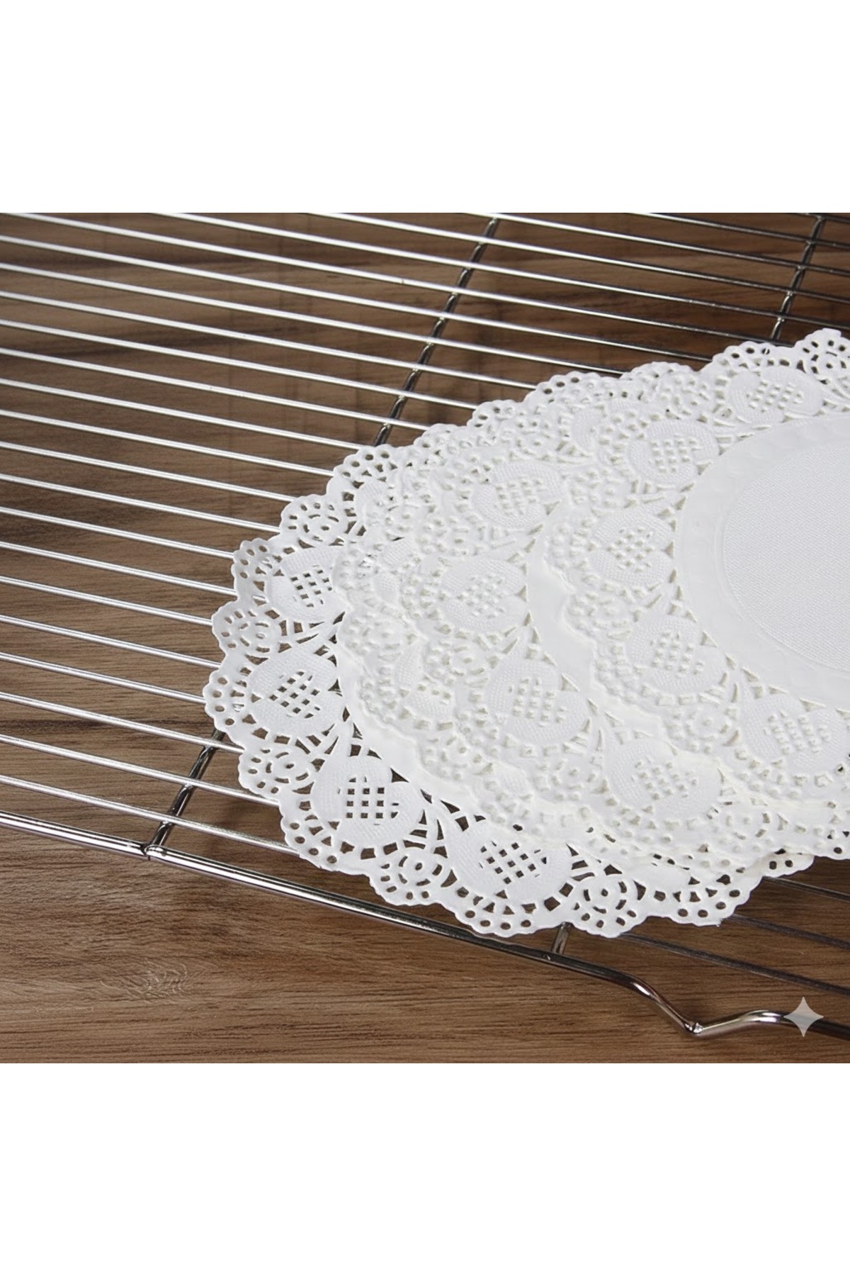 Use 10 Pieces of White Lace Round Paper Coasters (10 Pieces)