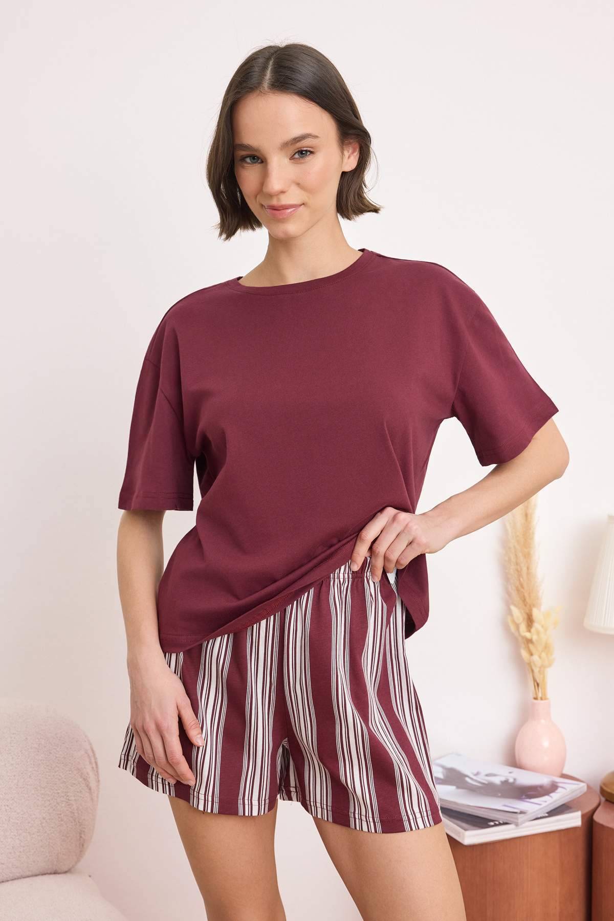 Trendyolmilla  Bordo %100 Pamuklu Çizgili Örme Pijama Takımı THMSS26PT00167