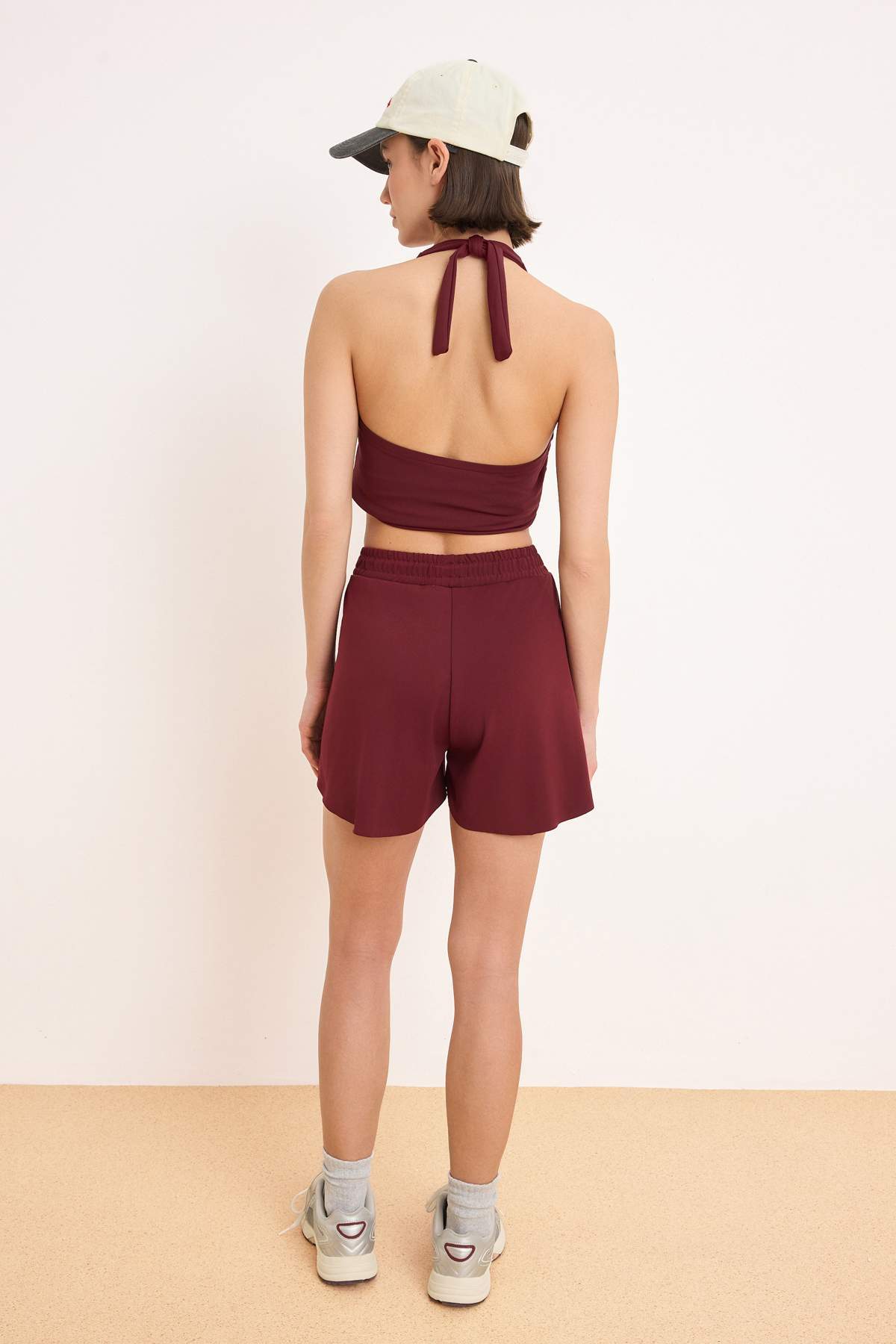 Trendyolmilla  Bordo Dalgıç/Scuba Kumaş 2 Katmanlı İçi Şortlu Cepli Örme Spor Şort THMSS26SR00004 - Görsel 5