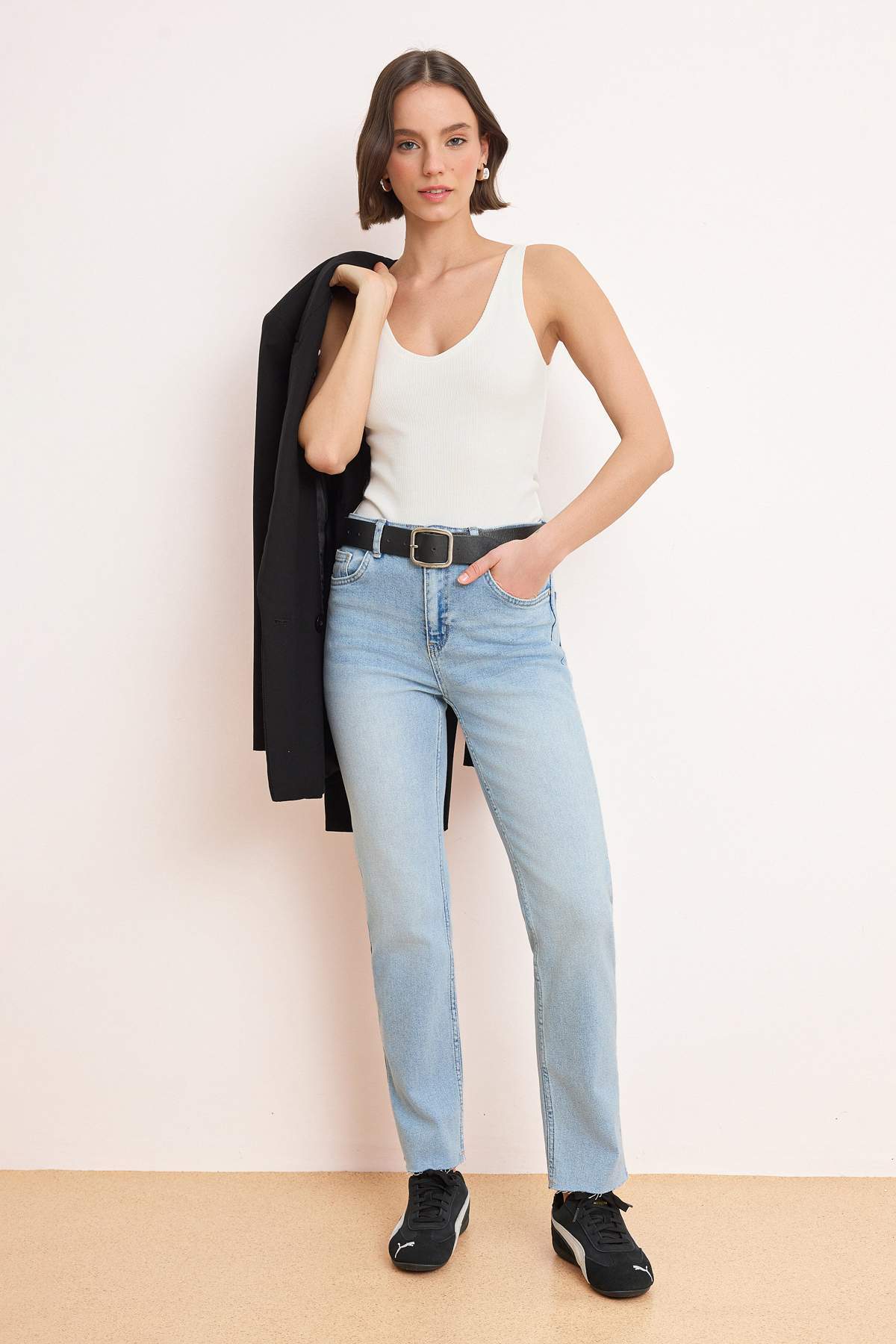 Trendyolmilla  Açık Mavi Yüksek Bel Orta Esnek Düz Paça Straight Jeans TWOAW26JE00026 - Görsel 2