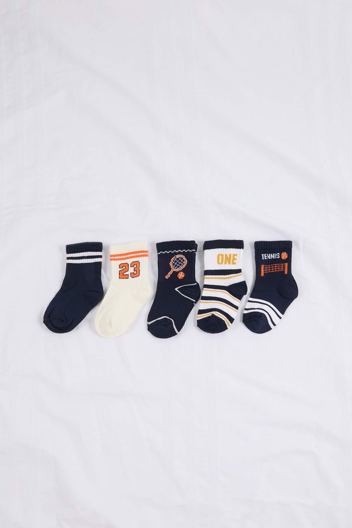 Trendyolmilla Kids Çok Renkli 5'li Nakışlı Erkek Çocuk Çorap TKDSS26CO00010