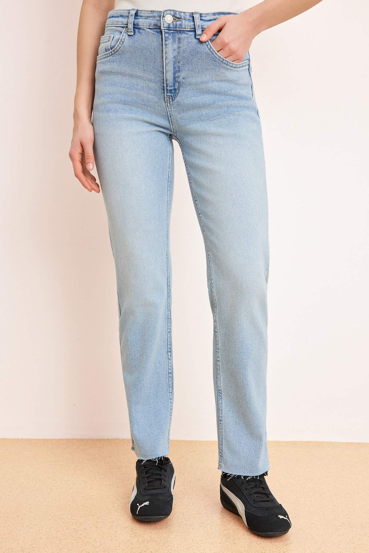 Trendyolmilla  Açık Mavi Yüksek Bel Orta Esnek Düz Paça Straight Jeans TWOAW26JE00026 - Görsel 4