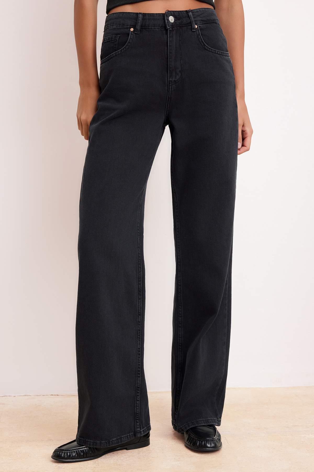 Trendyolmilla  Siyah DÖKÜMLÜ Yüksek Bel MEVSİMLİK %100 Pamuk Uzun Boy Wide Leg Jeans TWOSS26JE00127 - Görsel 3