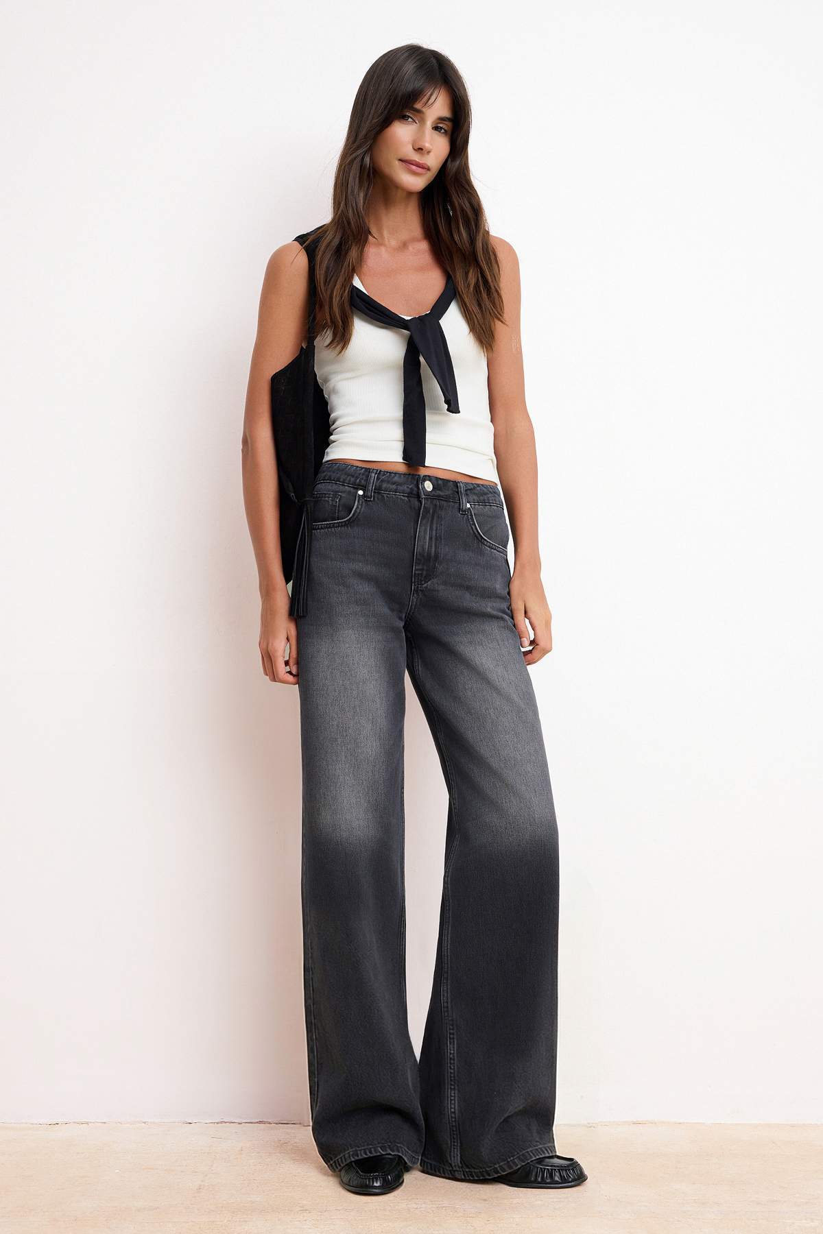 Trendyolmilla  Siyah DÖKÜMLÜ Normal Bel %100 Pamuk Uzun Boy Wide Leg Jeans TWOSS26JE00129 - Görsel 2