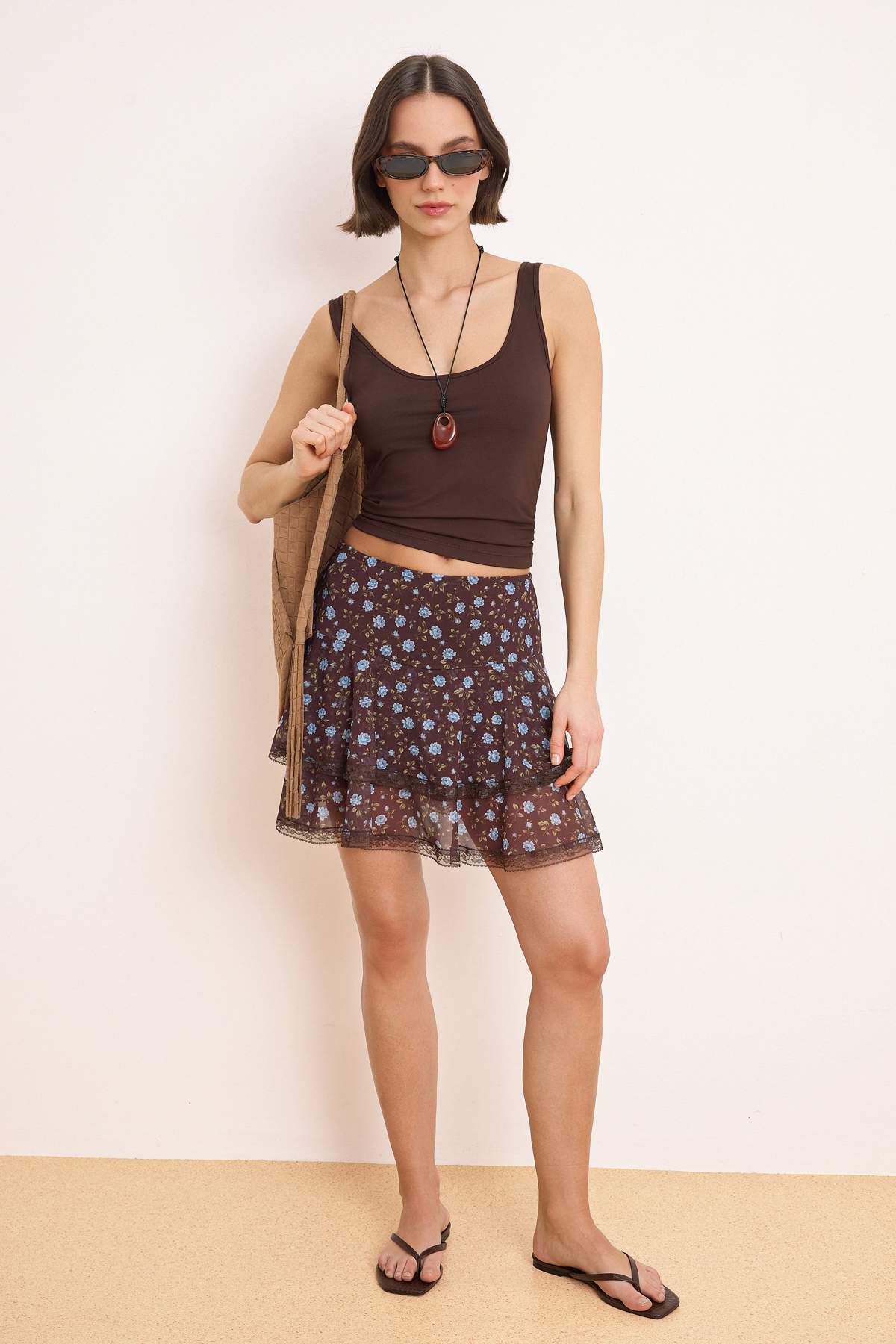 Trendyolmilla  Çok Renkli Çiçekli Şortlu Skater Dantel Detaylı Normal Bel Mini Tül Örme Etek TWOSS26ET00091 - Görsel 3