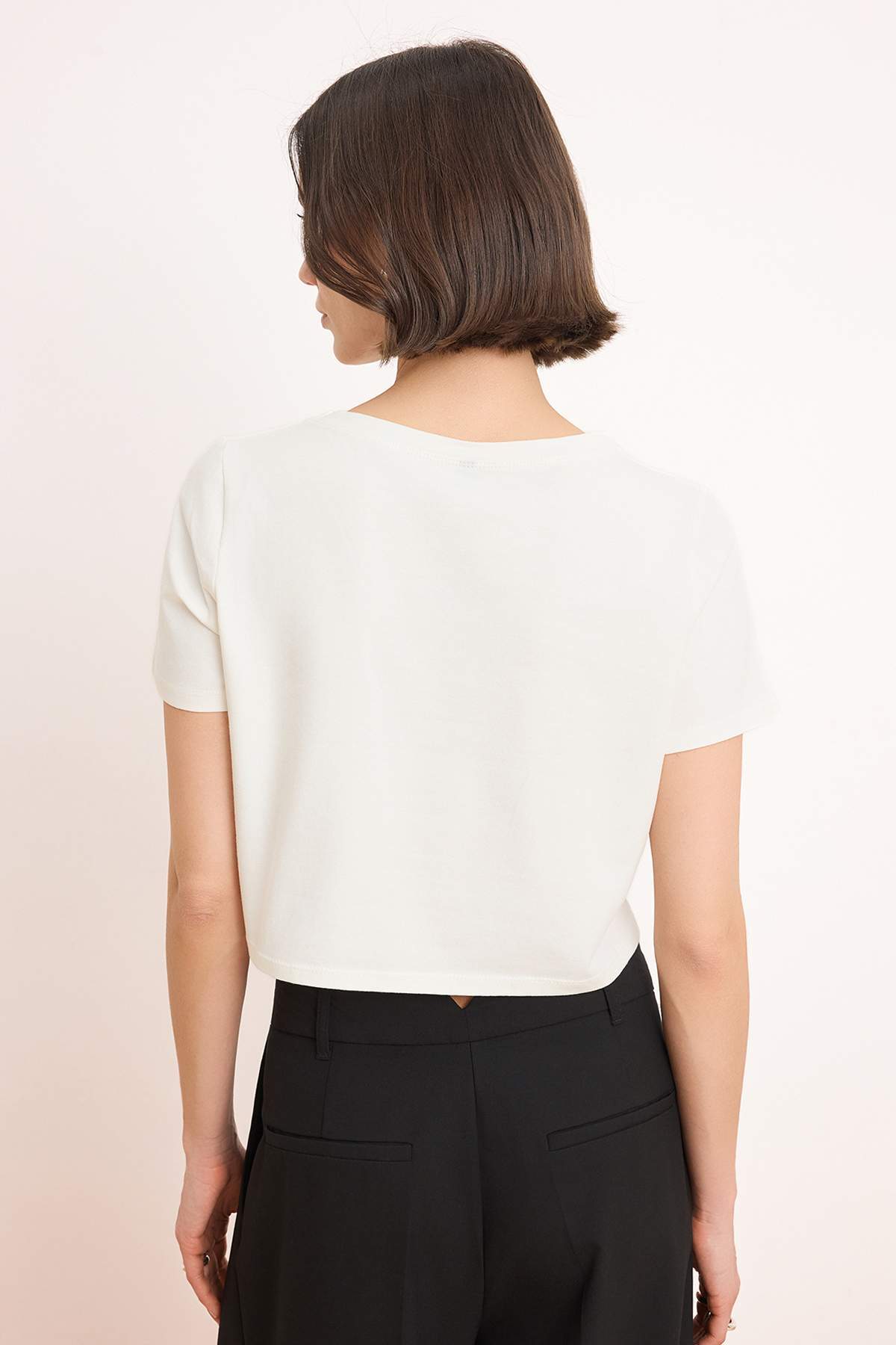 Trendyolmilla  Ekru Regular/Normal Kalıp Kısa Kollu Dantelli Tok %100 Pamuk Örme T-shirt TWOSS26TS00224 - Görsel 4