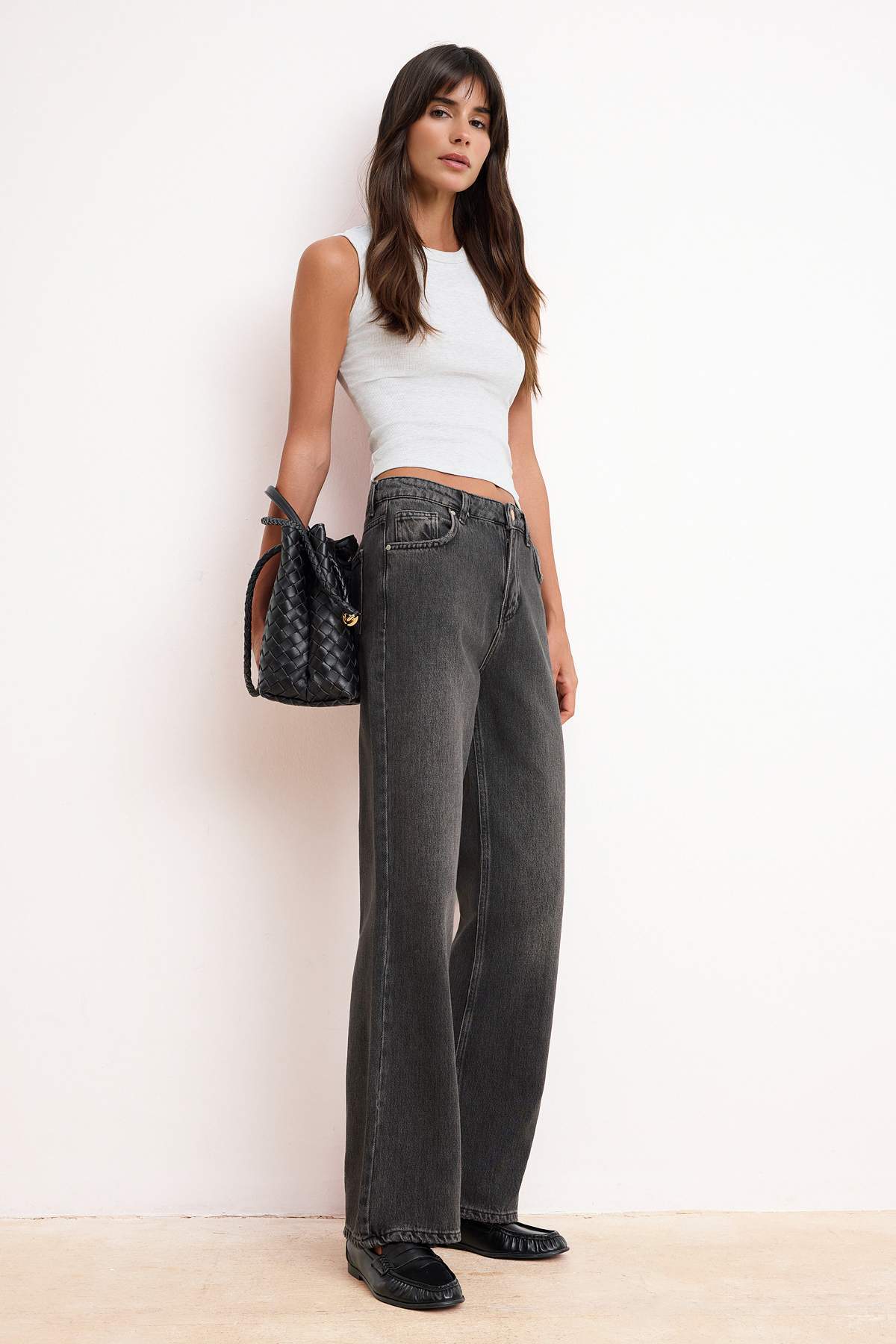 Trendyolmilla  Siyah More Sustainable YUMUŞACIK Tencel Karışımlı Yüksek Bel Wide Leg Jeans TWOSS26JE00134 - Görsel 3