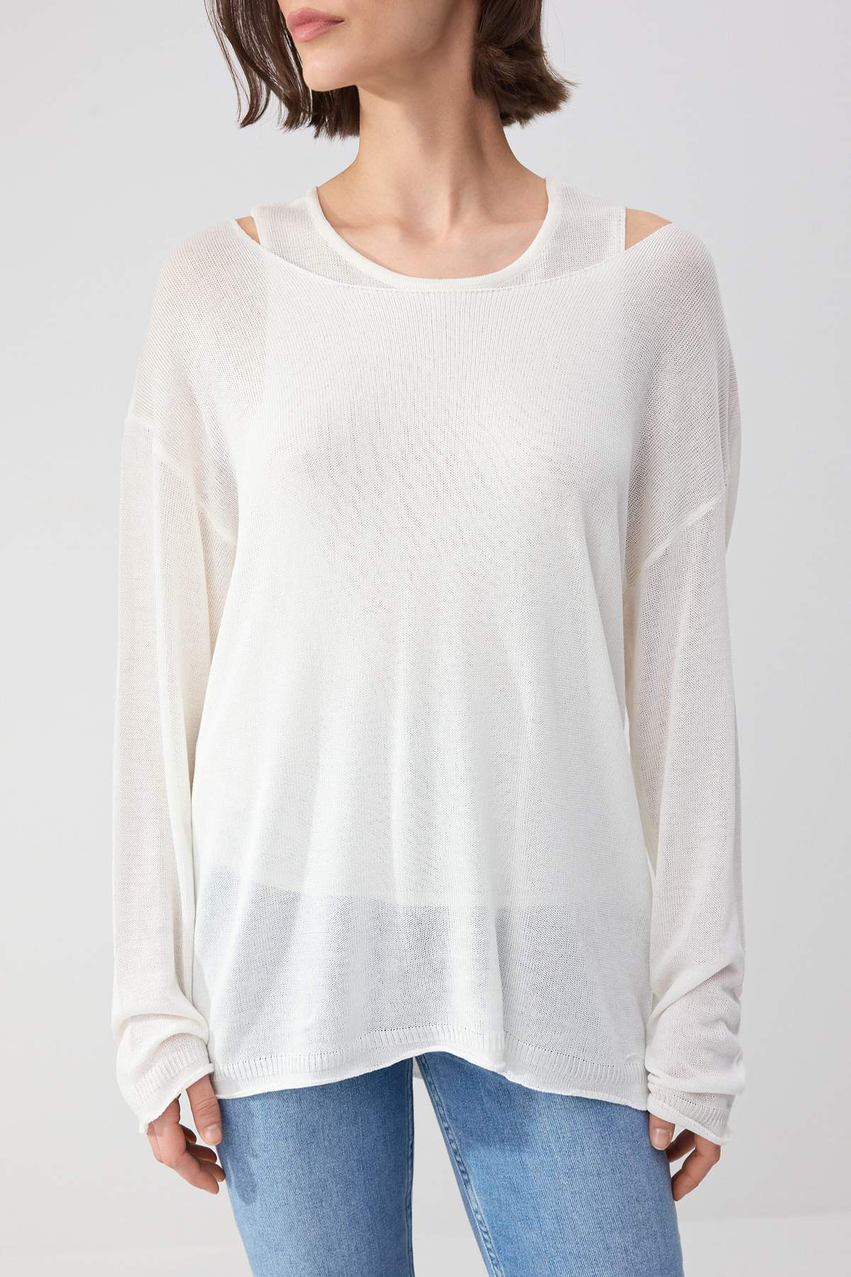 Trendyolmilla  Wardrobe Essentials Ekru Kayık Yaka Oversize 2'li Atlet-Bluz Triko İnce Bluz TWOSS26BZ00283 - Görsel 4