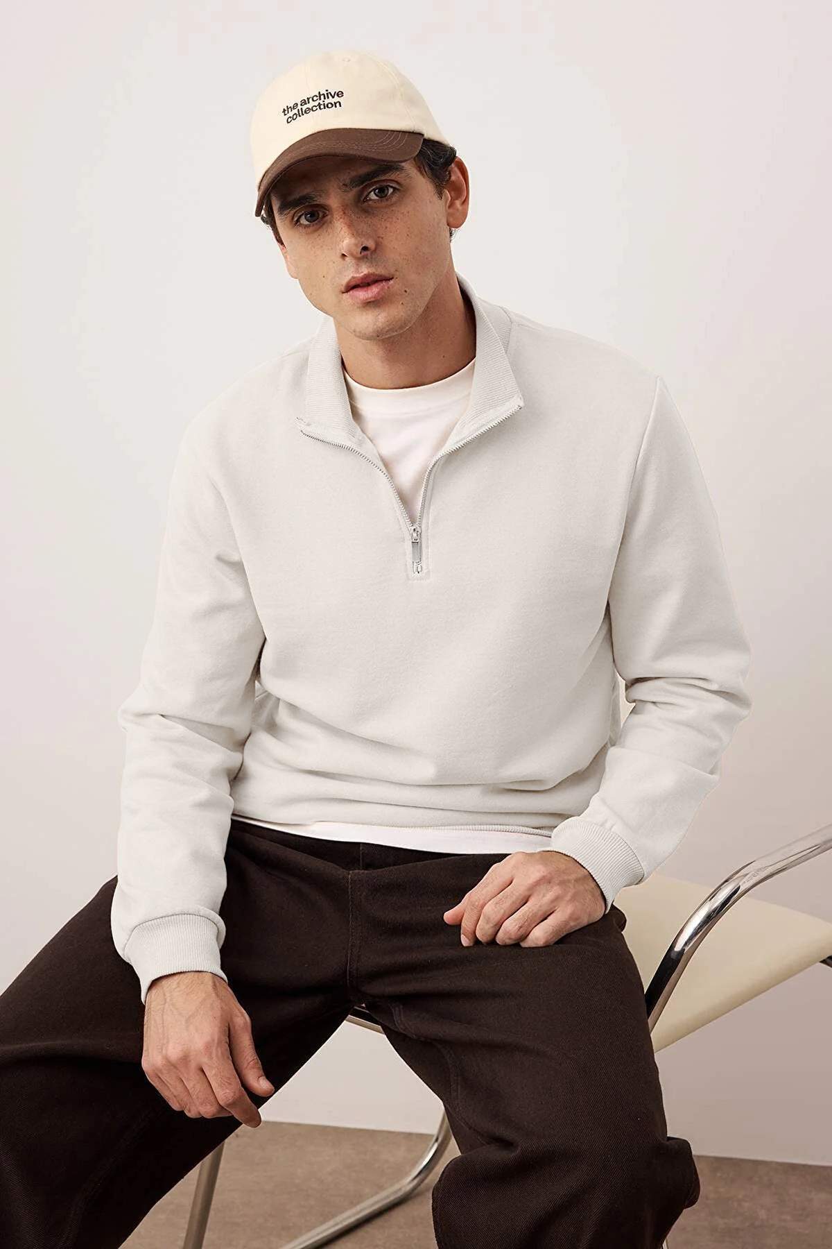 Trendyolmilla Man Taş Regular/Normal Kesim Dik Yaka Kalın İçi Polarlı Sweatshirt TMNAW26SW00021