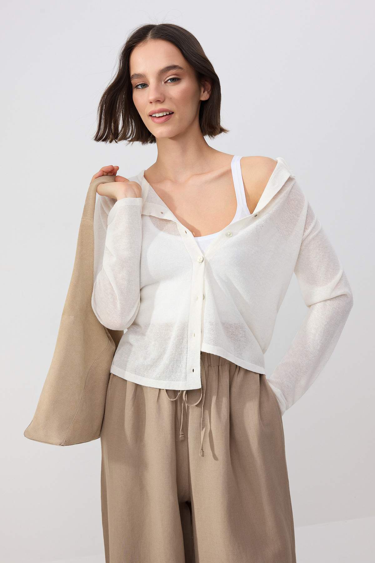 Trendyolmilla  Wardrobe Essentials Ekru Bisiklet Yaka Keten İnce Triko Hırka TWOSS26HI00009 - Görsel 2