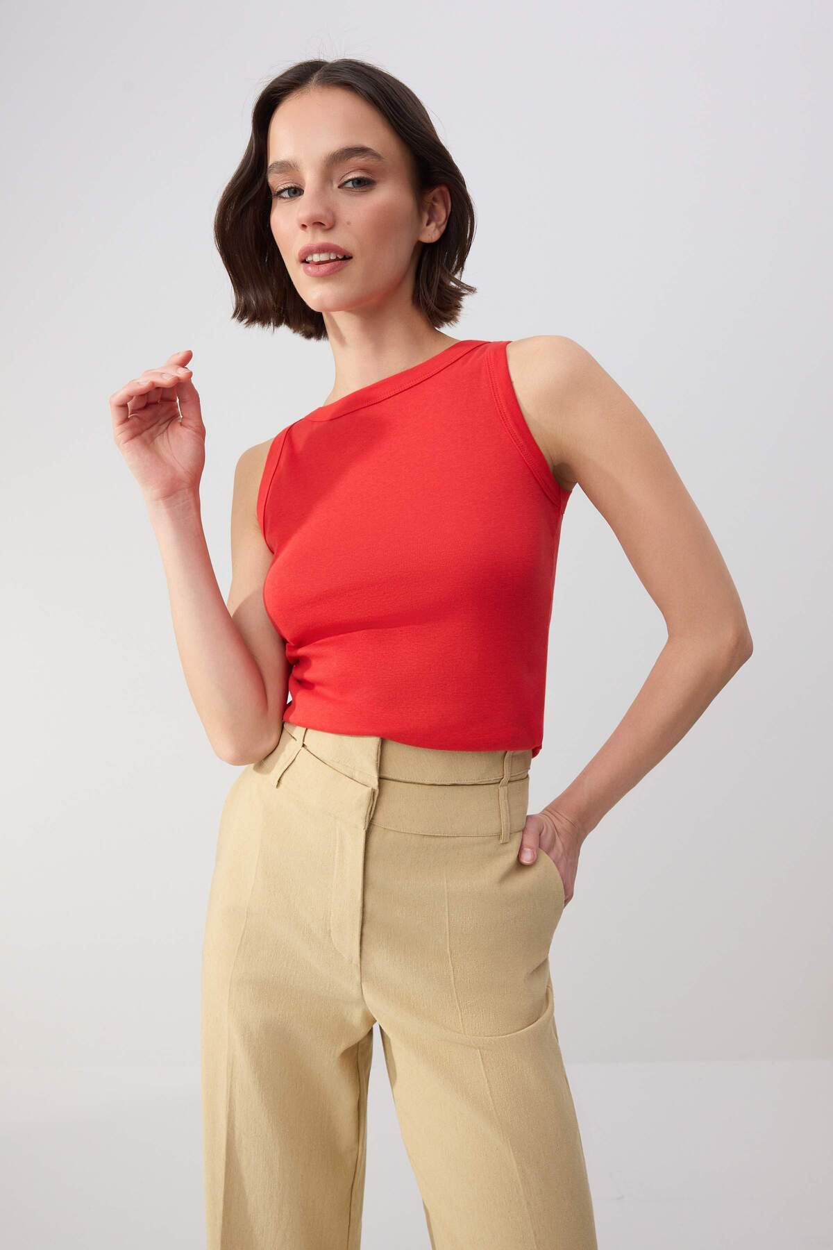 Trendyolmilla Wardrobe Essentials-Kırmızı Fitted/Vücuda Oturan Kolsuz Pamuk Ribana Örme Atlet TWOSS26AL00043