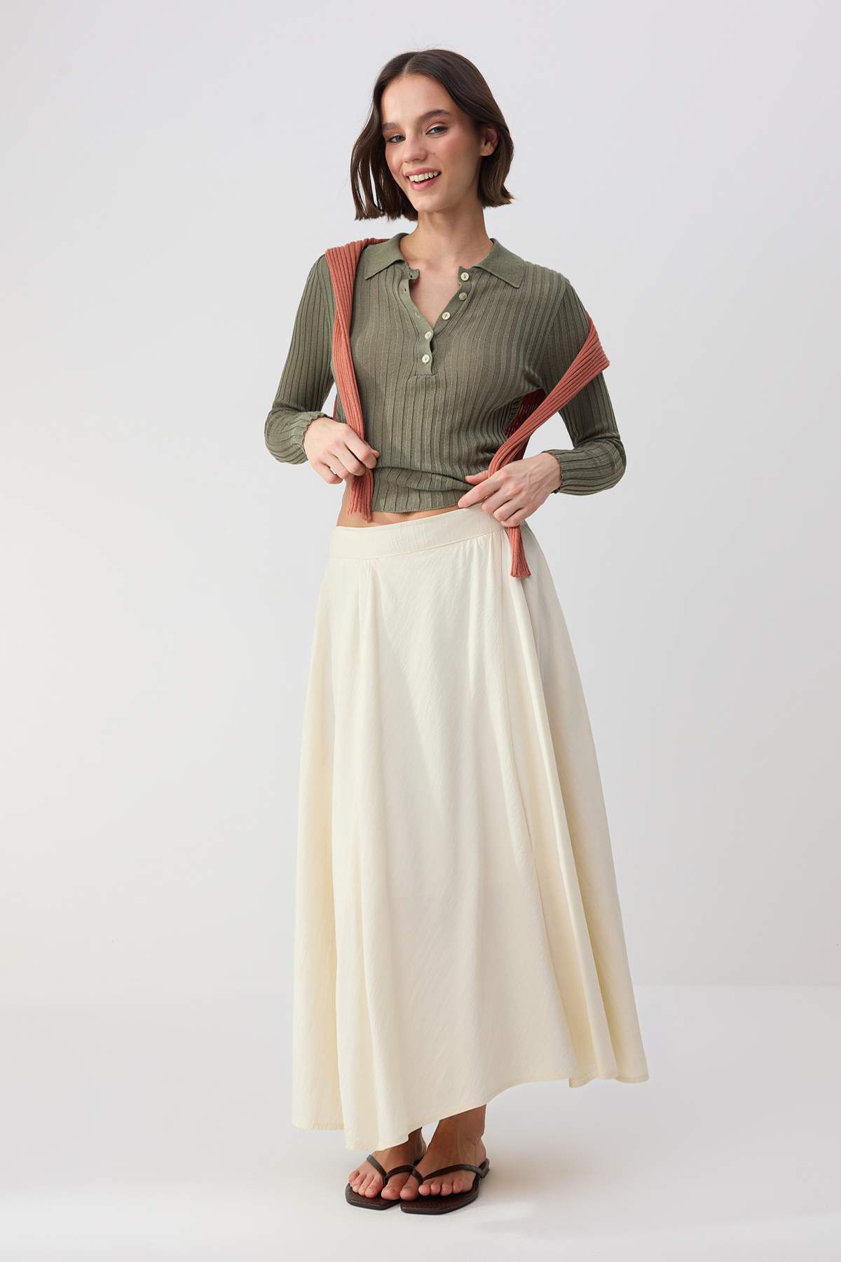 Trendyolmilla  Wardrobe Essentials Açık Haki Fitilli Polo Yaka İnce Triko Kazak TWOSS26KZ00004 - Görsel 2