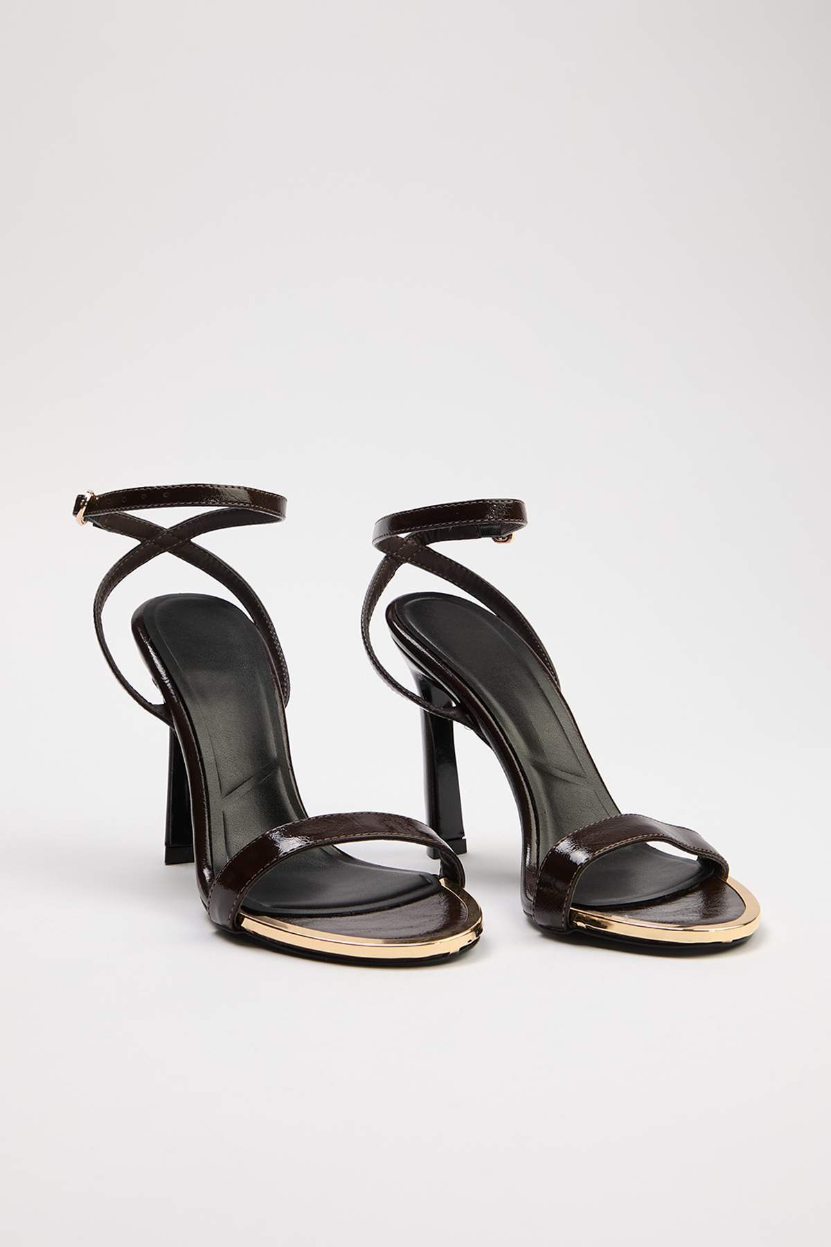 trendyol-shoes-womens-classic-high-heeled-sho