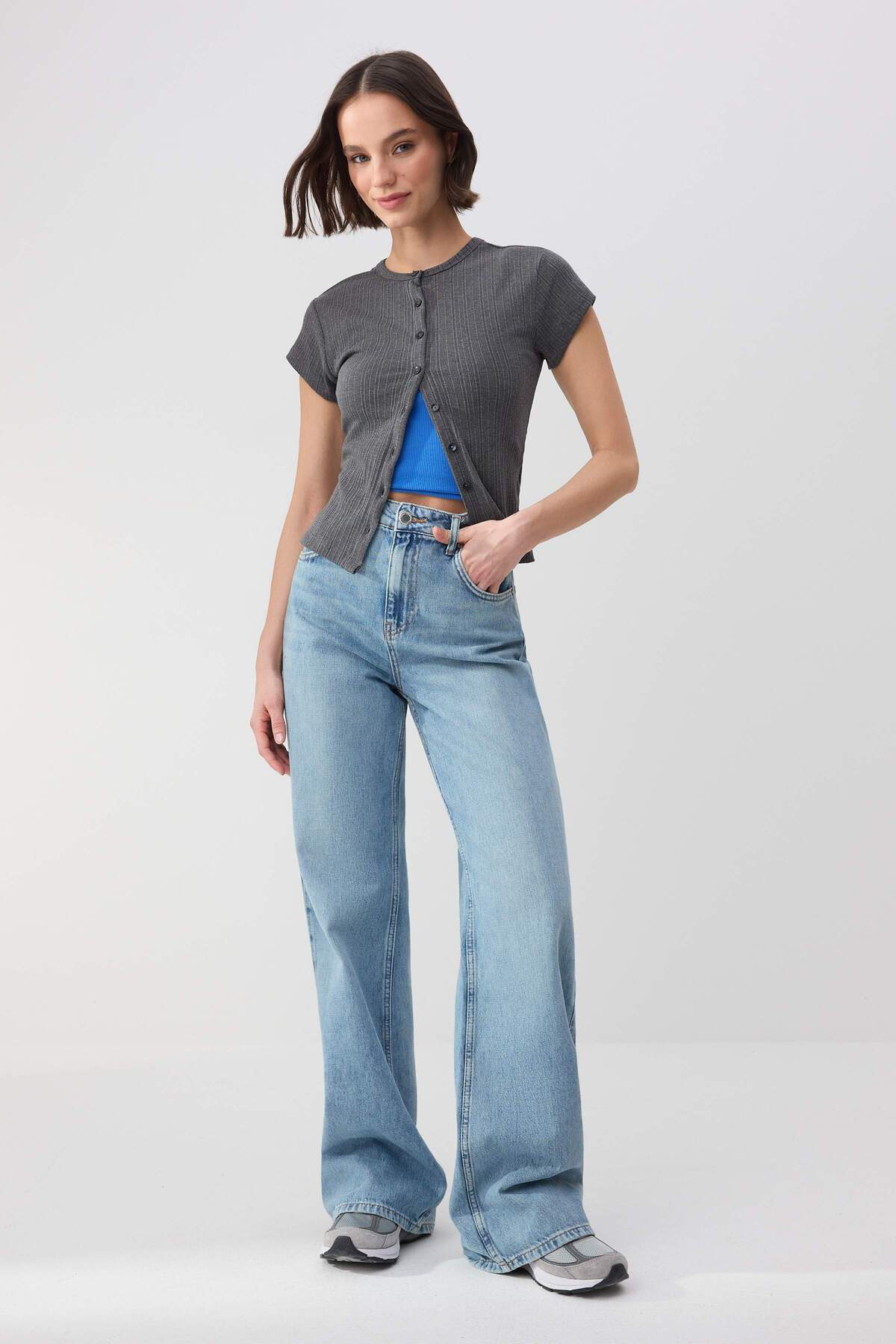 Trendyolmilla  Trendyolmilla Wardrope Essentials Mavi Dökümlü Yüksek Bel %100 Pamuk Wide Leg Jeans TWOSS26JE00122