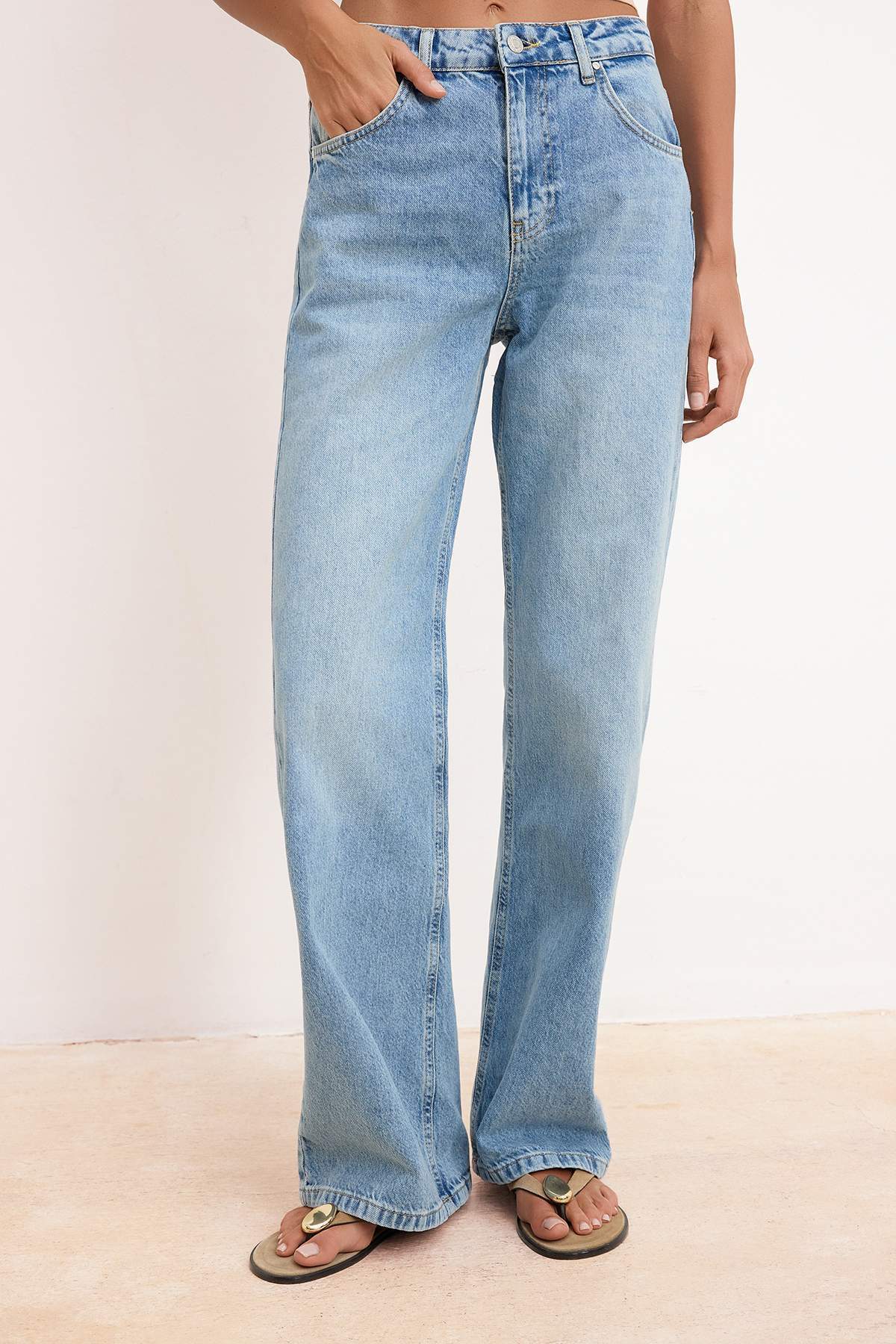 Trendyolmilla  More Sustainable Açık Mavi Yüksek Bel Wide Leg Jeans TWOAW26JE00073 - Görsel 3
