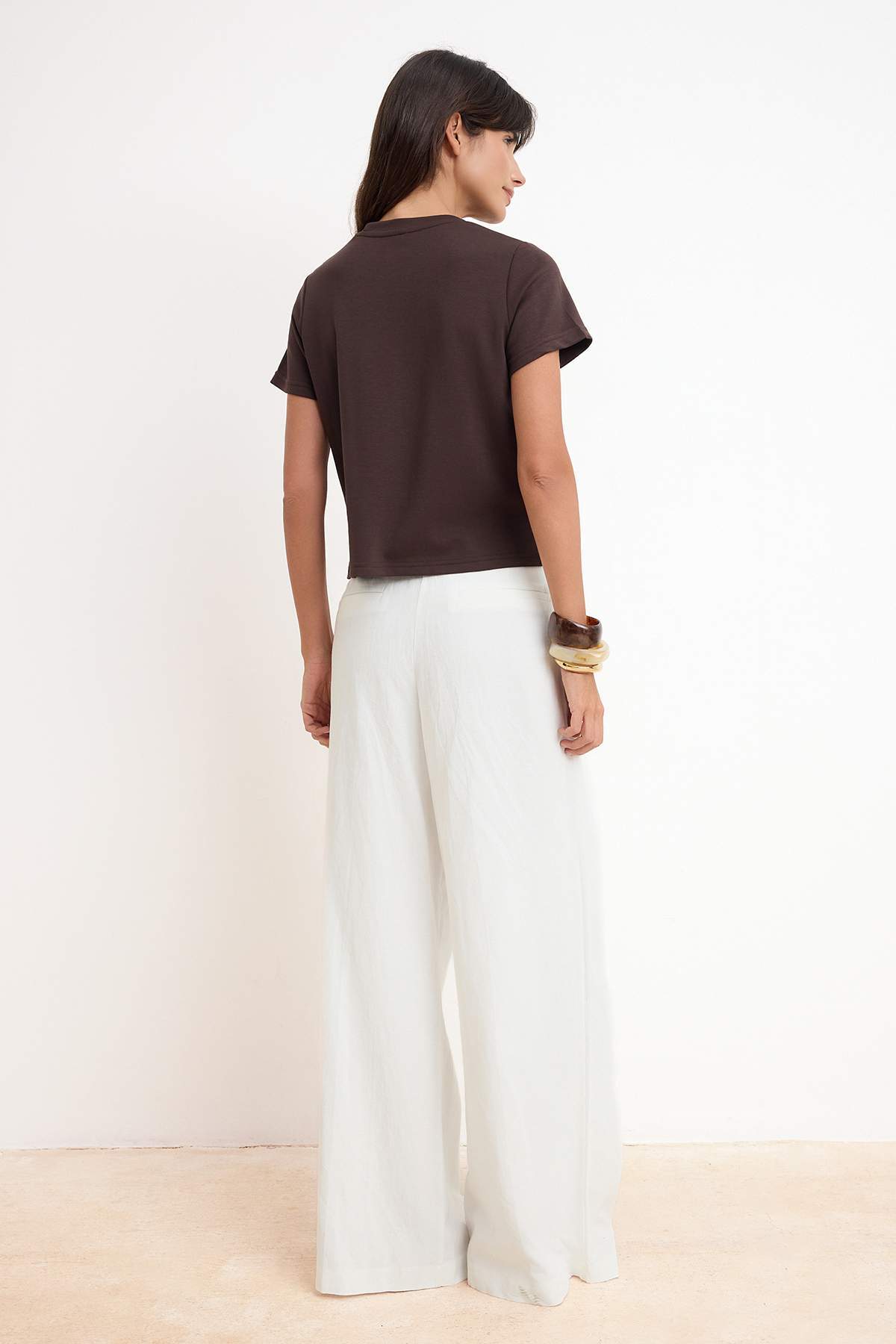 Trendyolmilla  Kahverengi Regular Kısa Kol Bisiklet Yaka Yumuşak Örme T-Shirt TWOSS26TS00197 - Görsel 4