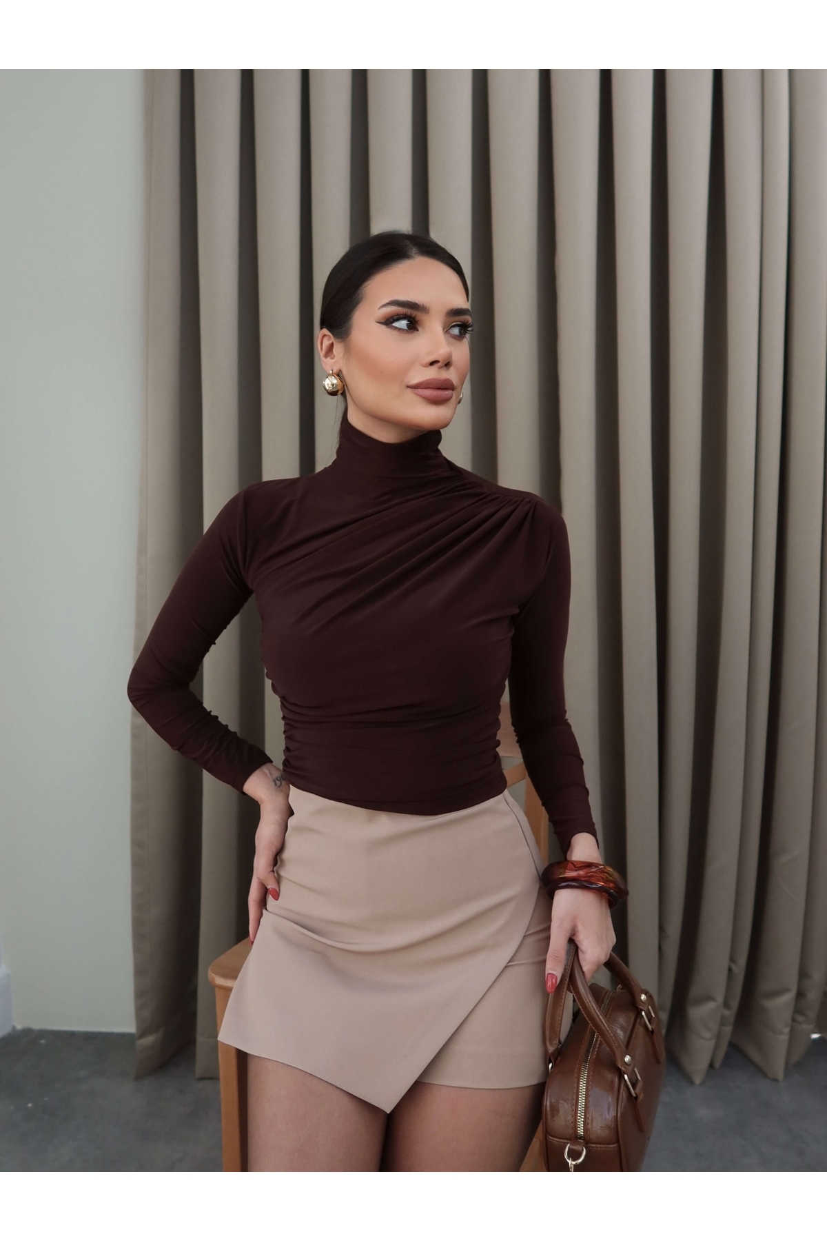 ESRAHELVACI  Omuz ve Bel Pile Detaylı Bluz - Görsel 3