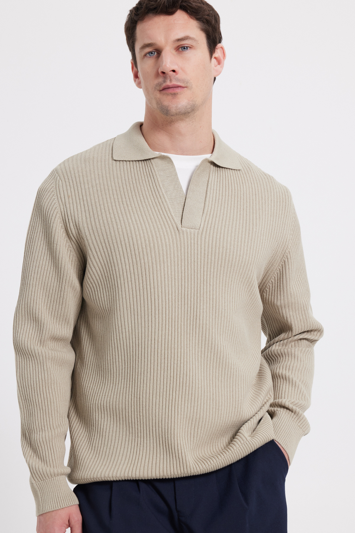 Tudors  Erkek Standart Fit Normal Kesim Pamuklu Polo V Yaka Taş Kazak - Görsel 2