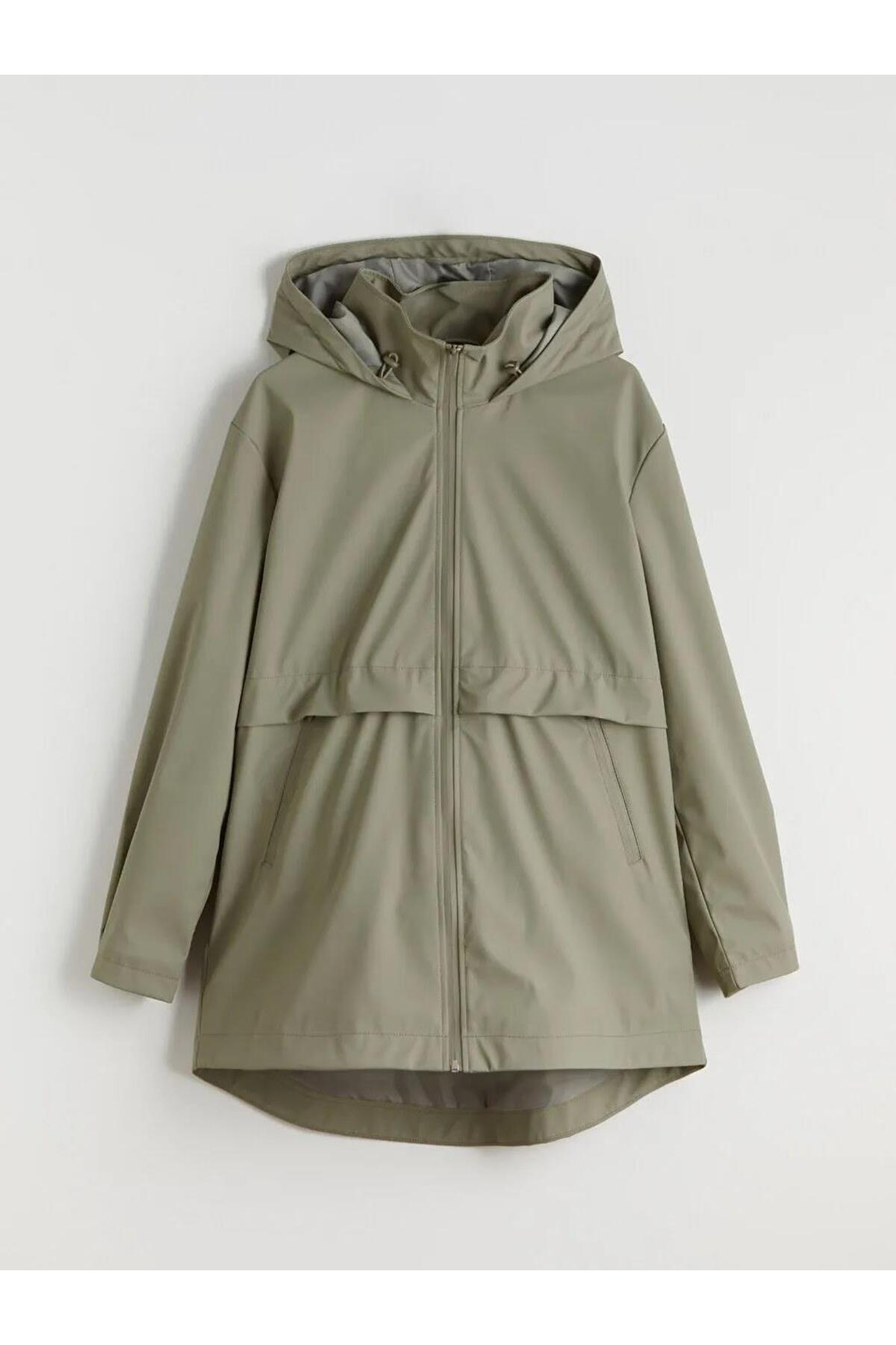 LC Waikiki  Haki Kapüşonlu Oversize Kadın Yağmurluk (S6) - Görsel 6