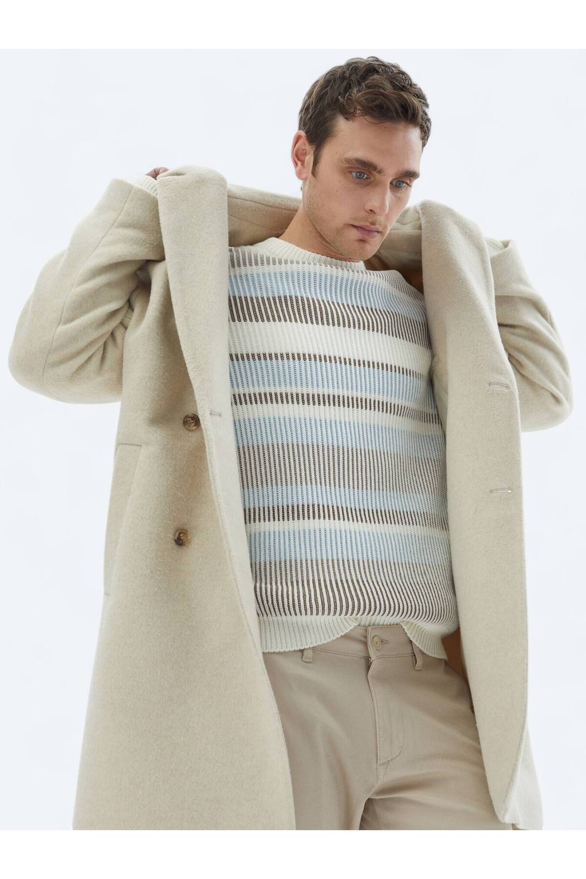 Kip  Açık Bej Oversize Fit Kruvaze Yaka Klasik Dokuma Palto - Görsel 3