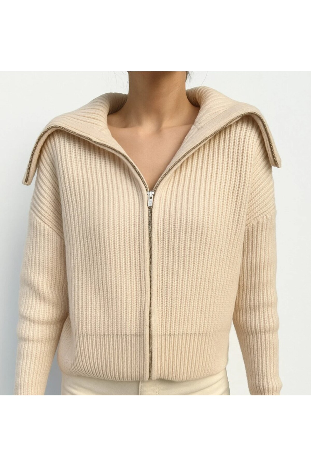 Kadın Fermuarlı oversize Devrik Yaka Triko Hırka — کرم 7594 — تصویر 4 از 7
