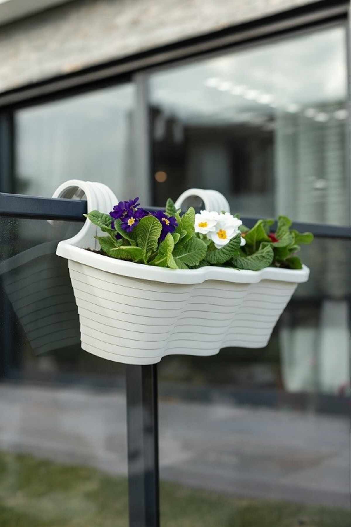 SERİNOVA Tombik Askılı Çiftli Saksı 10 Lt - Balkon Demiri İçin